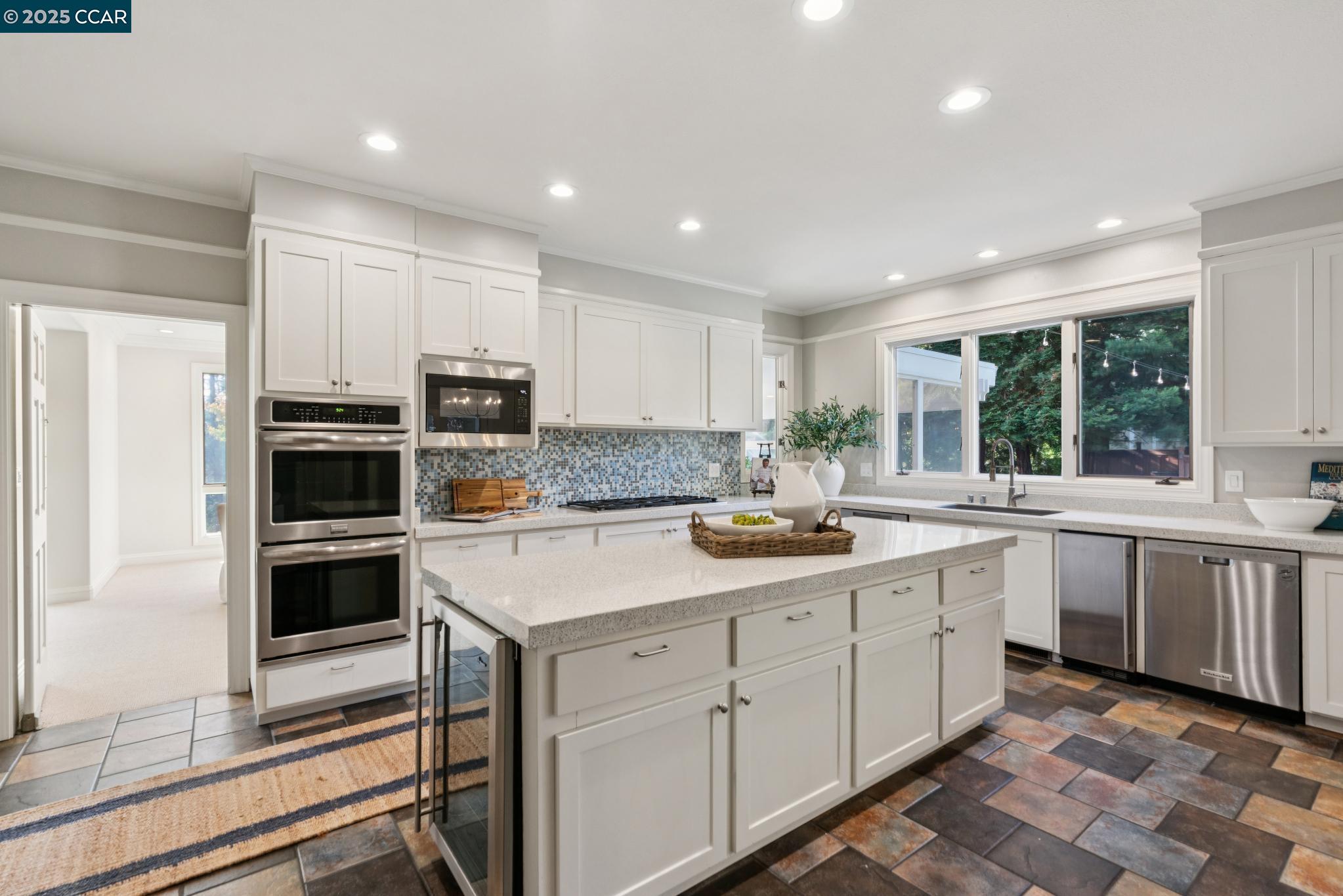Detail Gallery Image 10 of 59 For 3238 Greenhills Drive, Lafayette,  CA 94549 - 5 Beds | 4/1 Baths