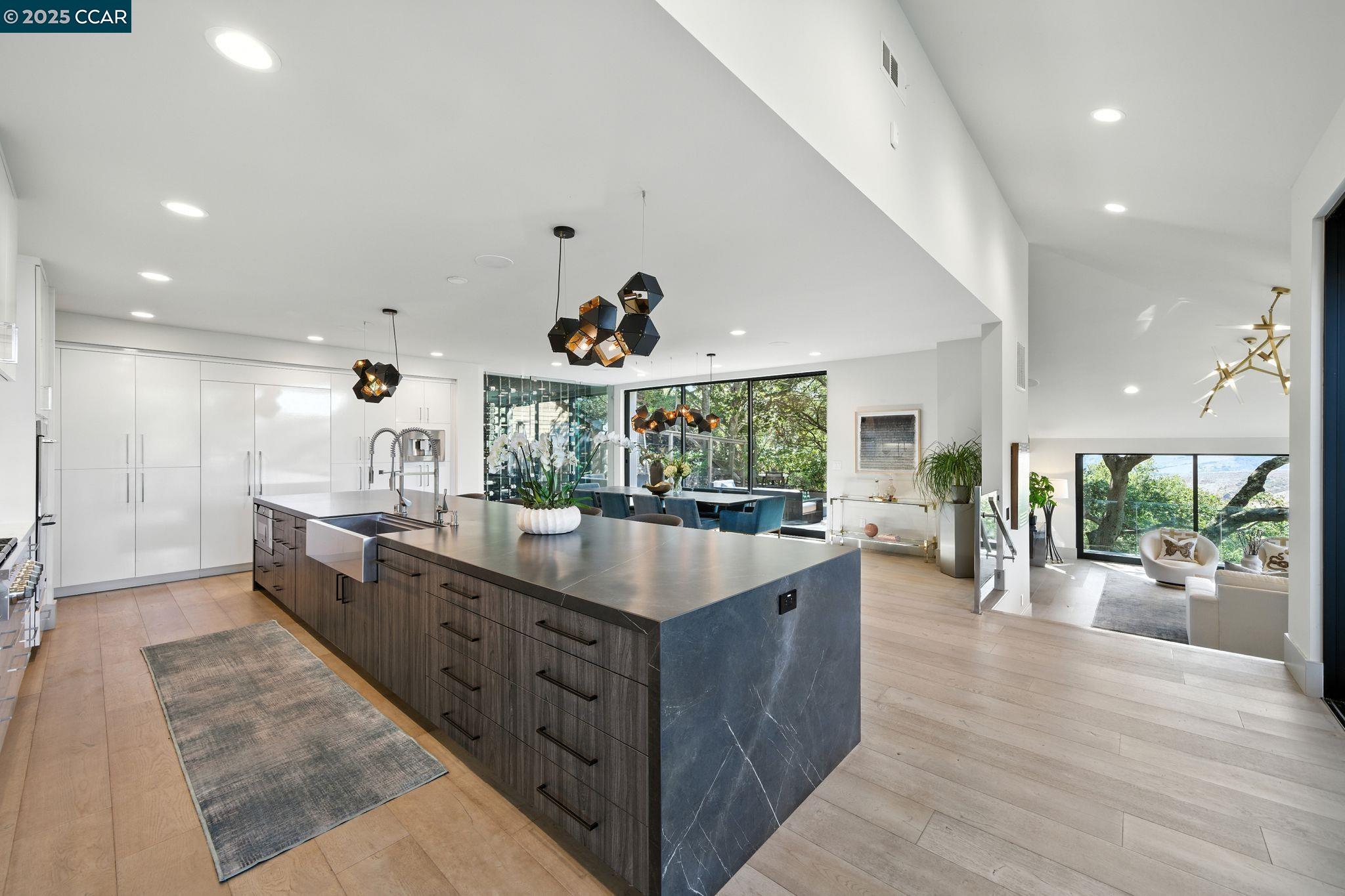 Detail Gallery Image 12 of 49 For 121 Tappan Ln, Orinda,  CA 94563 - 5 Beds | 5 Baths