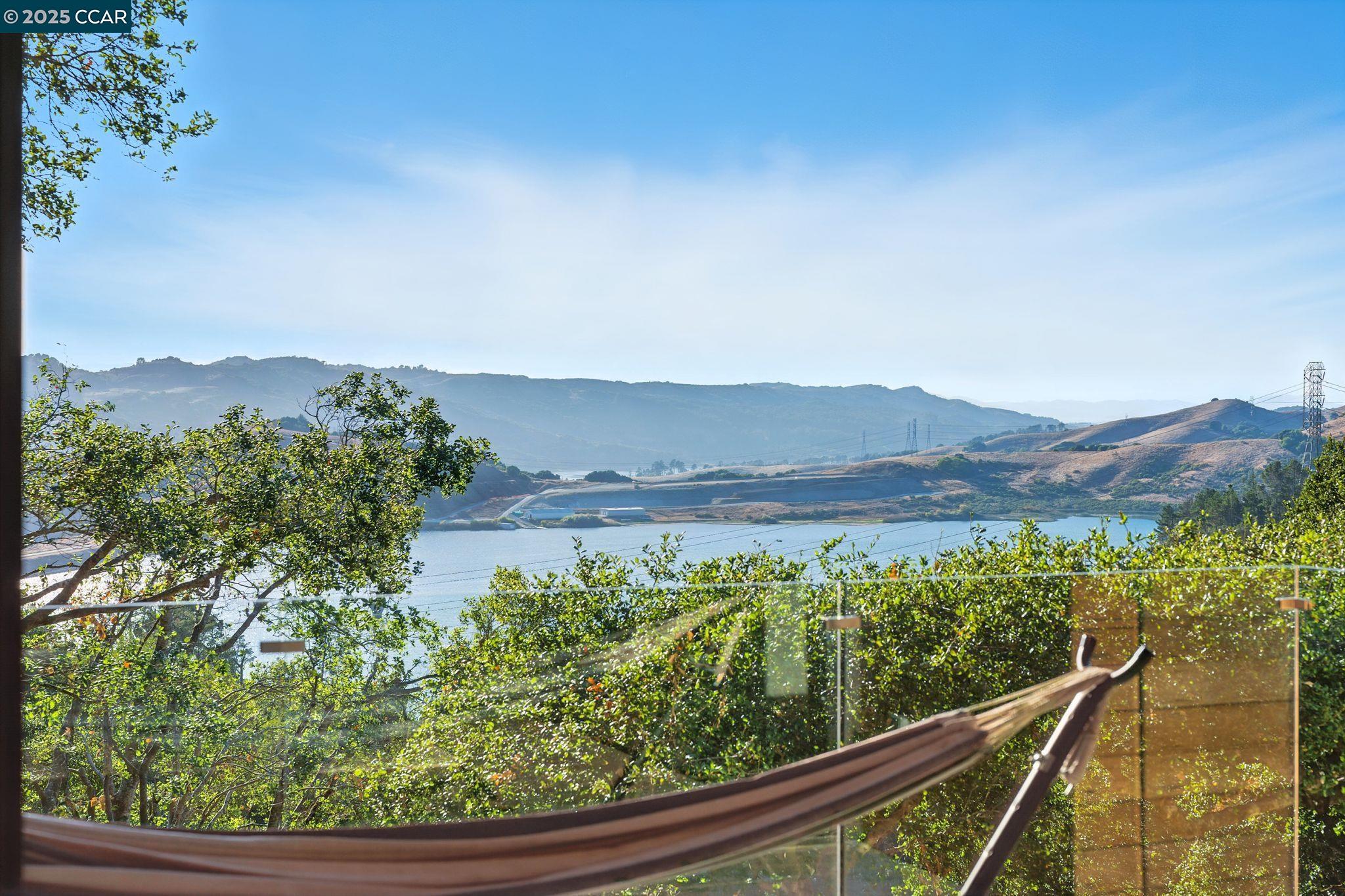 Detail Gallery Image 22 of 49 For 121 Tappan Ln, Orinda,  CA 94563 - 5 Beds | 5 Baths