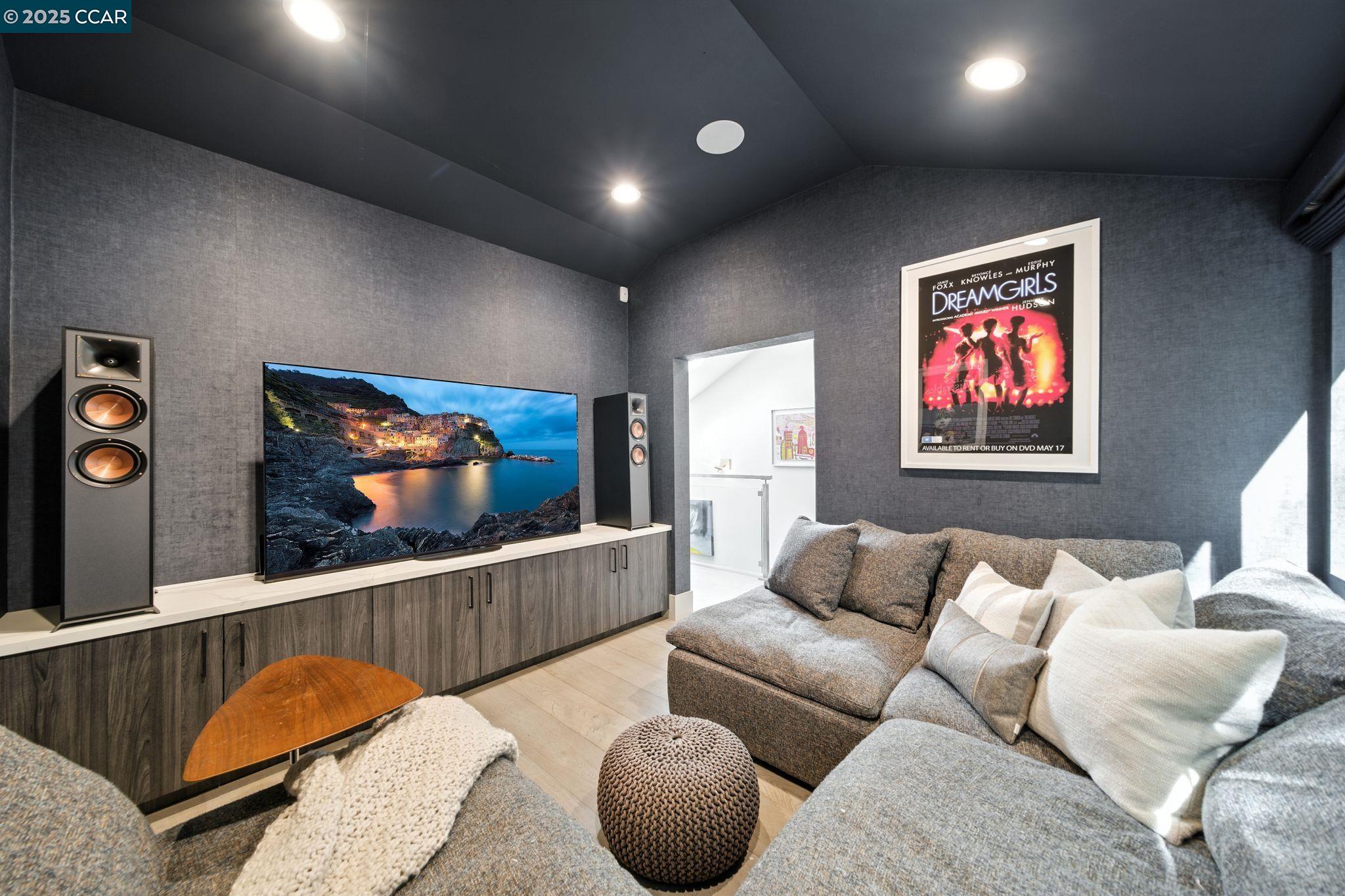 Detail Gallery Image 28 of 49 For 121 Tappan Ln, Orinda,  CA 94563 - 5 Beds | 5 Baths