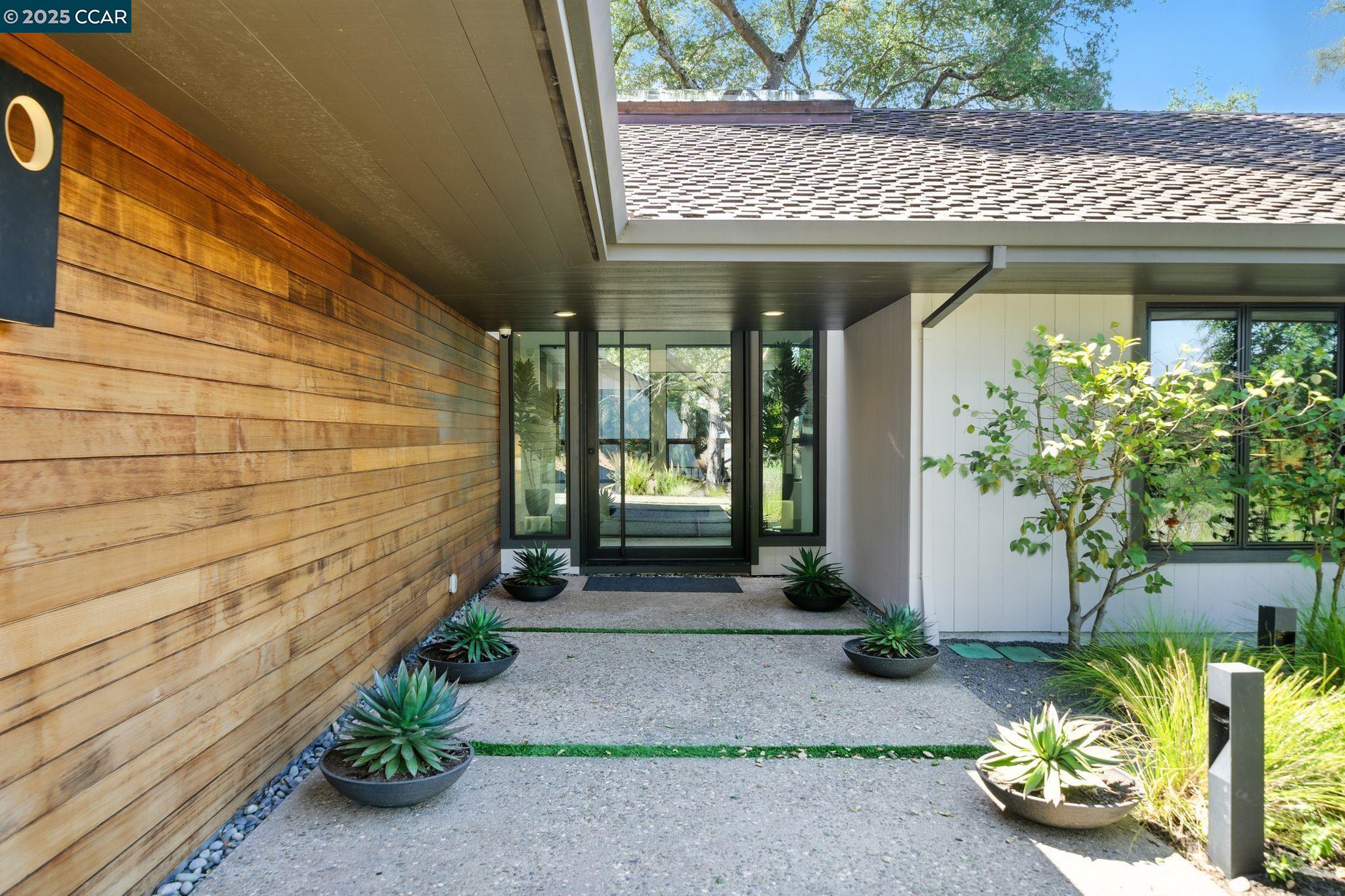 Detail Gallery Image 4 of 49 For 121 Tappan Ln, Orinda,  CA 94563 - 5 Beds | 5 Baths