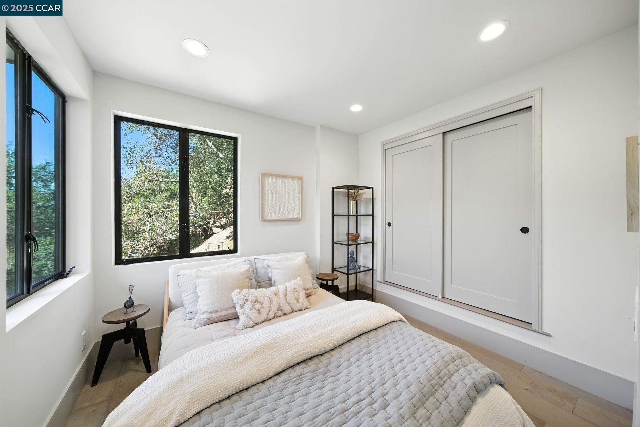 Detail Gallery Image 36 of 49 For 121 Tappan Ln, Orinda,  CA 94563 - 5 Beds | 5 Baths