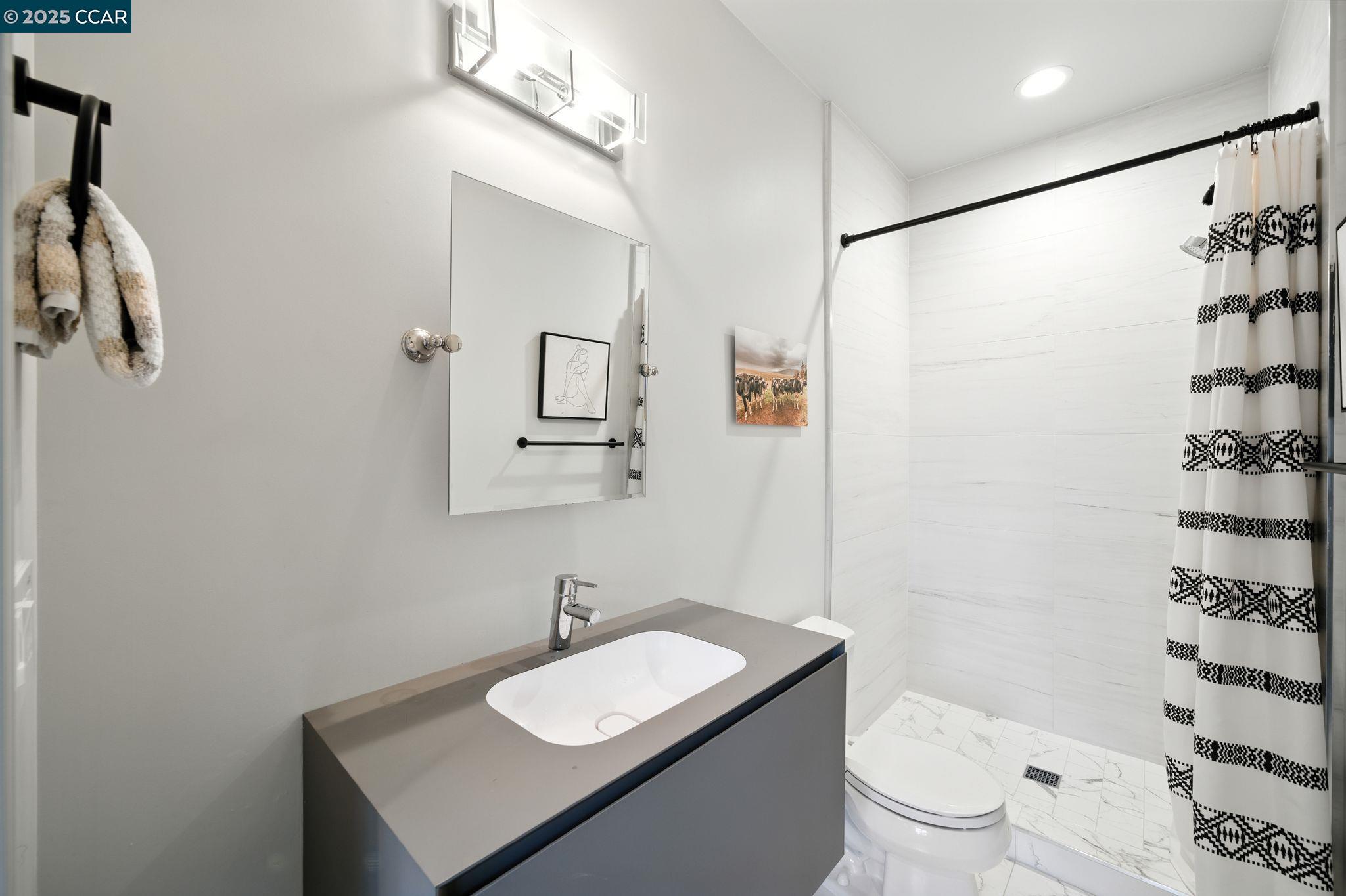 Detail Gallery Image 39 of 49 For 121 Tappan Ln, Orinda,  CA 94563 - 5 Beds | 5 Baths
