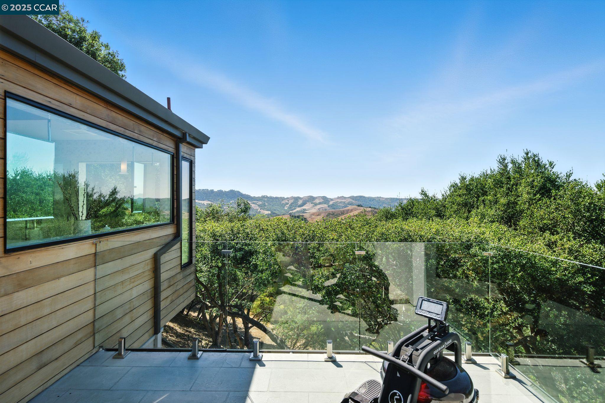 Detail Gallery Image 40 of 49 For 121 Tappan Ln, Orinda,  CA 94563 - 5 Beds | 5 Baths