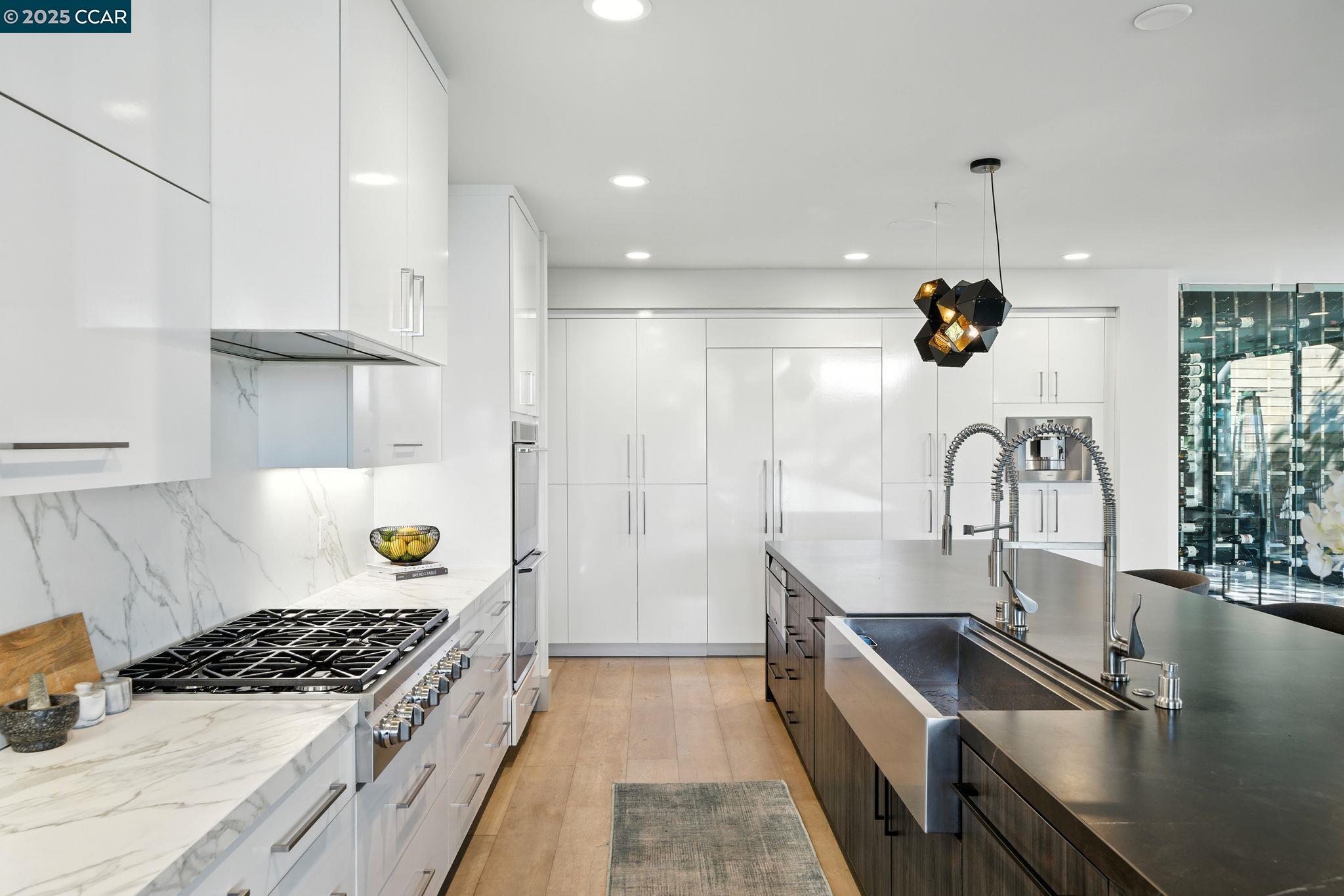 Detail Gallery Image 9 of 49 For 121 Tappan Ln, Orinda,  CA 94563 - 5 Beds | 5 Baths