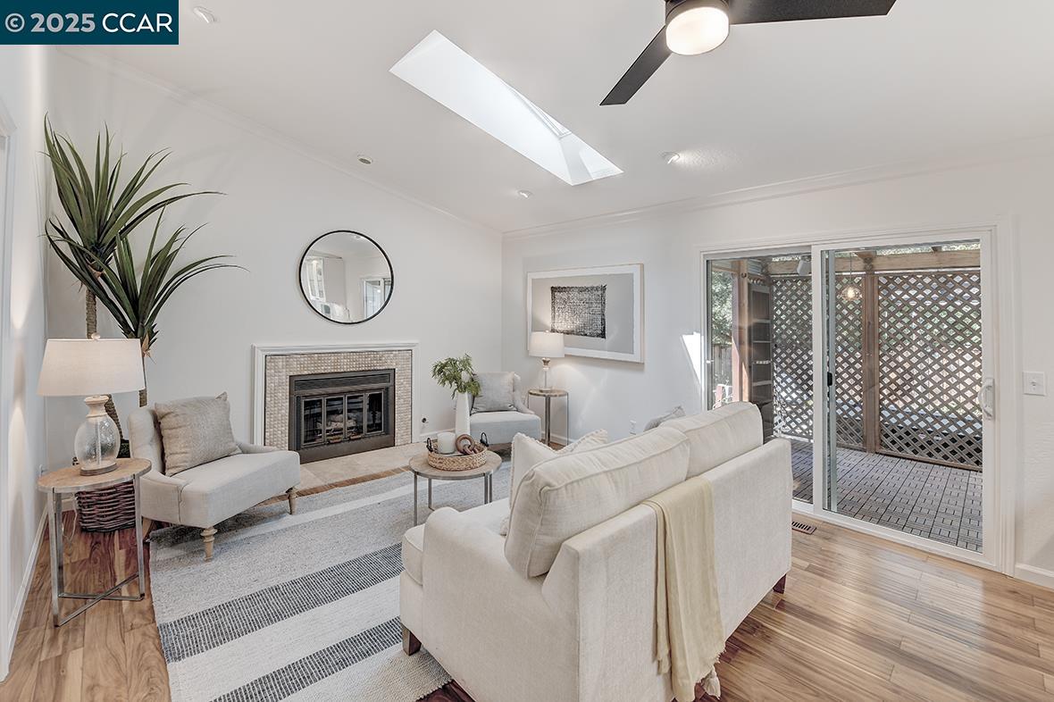 Detail Gallery Image 18 of 60 For 3015 Lanway Ct, Concord,  CA 94518 - 4 Beds | 2/1 Baths