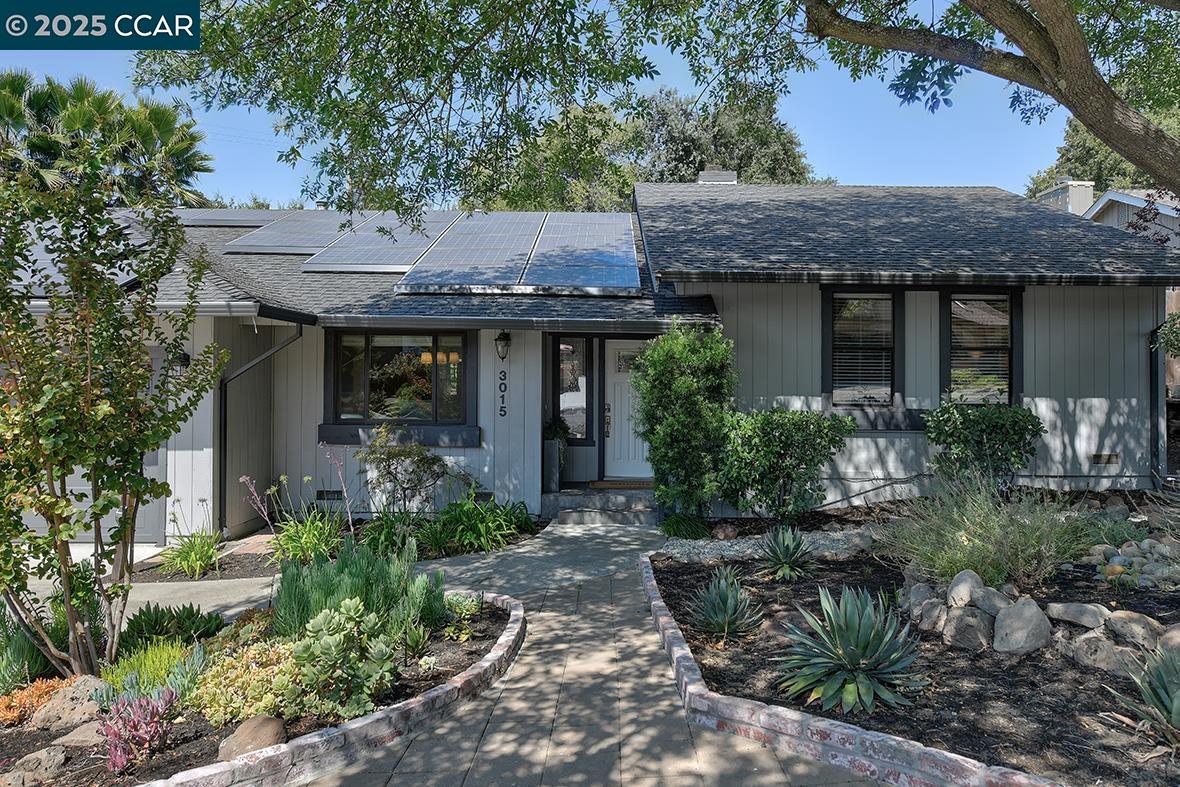Detail Gallery Image 3 of 60 For 3015 Lanway Ct, Concord,  CA 94518 - 4 Beds | 2/1 Baths