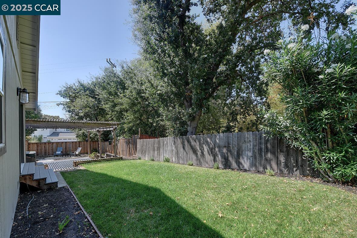 Detail Gallery Image 28 of 60 For 3015 Lanway Ct, Concord,  CA 94518 - 4 Beds | 2/1 Baths