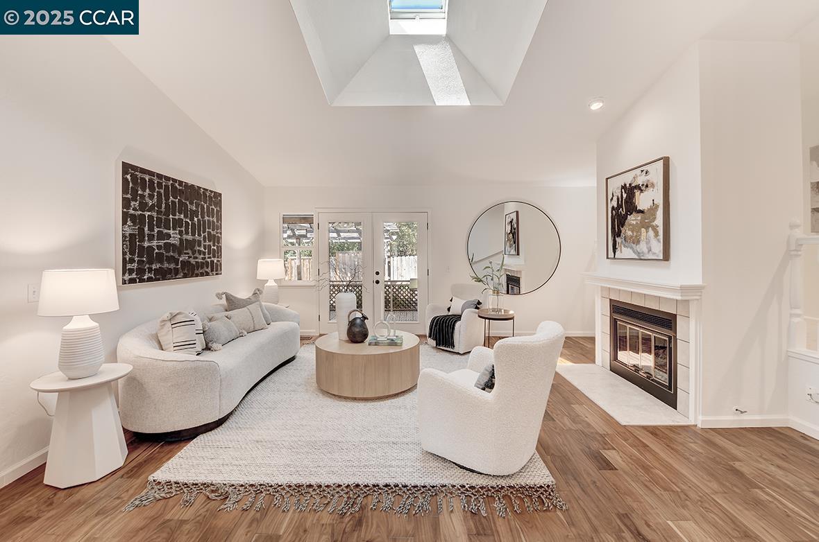 Detail Gallery Image 6 of 60 For 3015 Lanway Ct, Concord,  CA 94518 - 4 Beds | 2/1 Baths