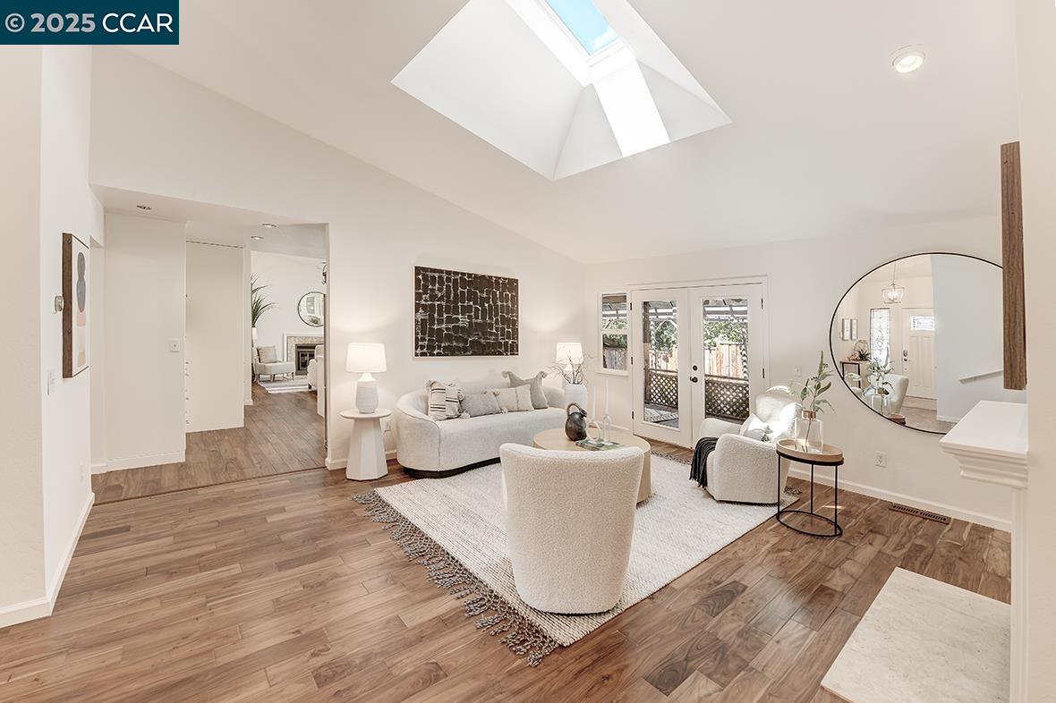 Detail Gallery Image 7 of 60 For 3015 Lanway Ct, Concord,  CA 94518 - 4 Beds | 2/1 Baths