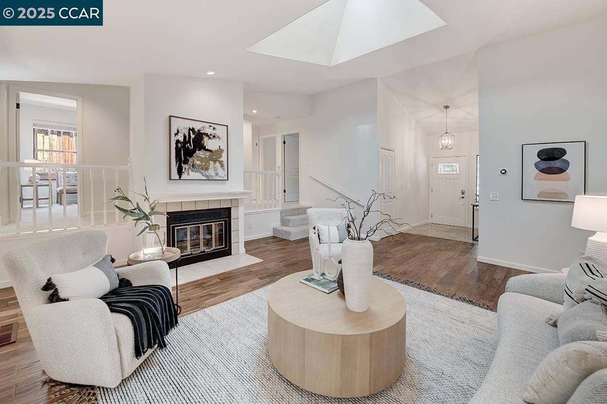 Detail Gallery Image 8 of 60 For 3015 Lanway Ct, Concord,  CA 94518 - 4 Beds | 2/1 Baths