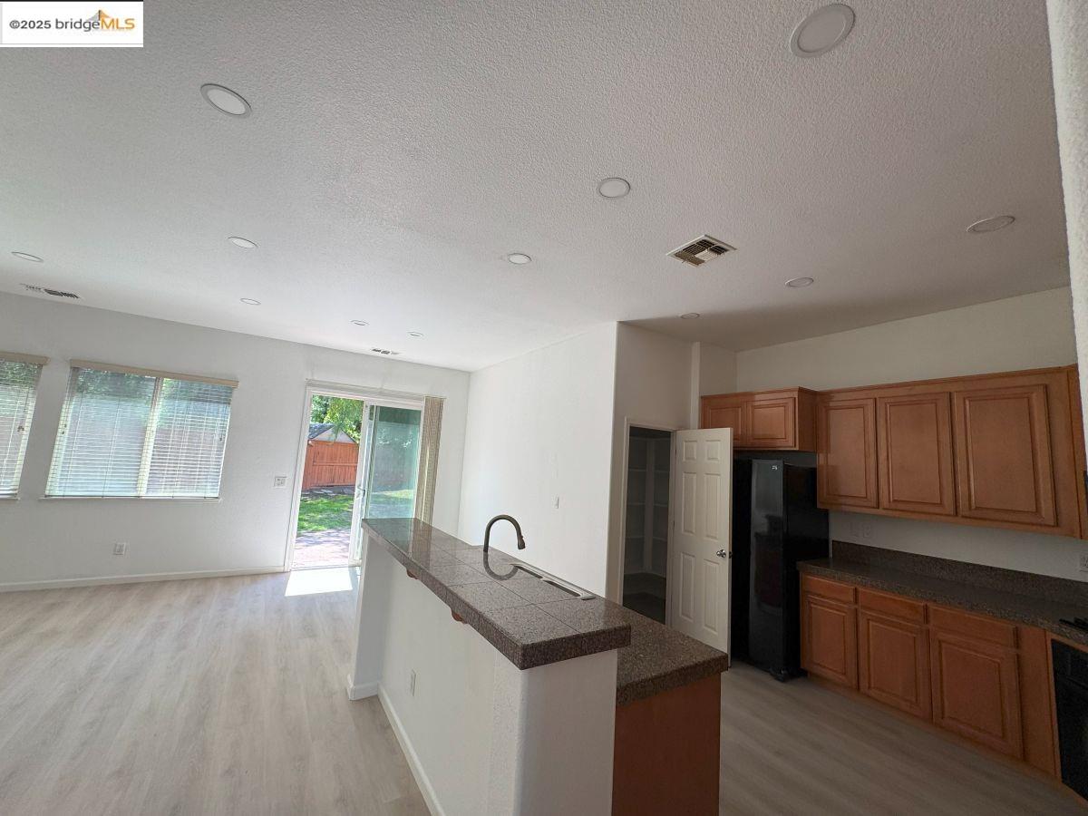 Detail Gallery Image 15 of 22 For 2638 Breaker Way, Stockton,  CA 95209 - 4 Beds | 2 Baths