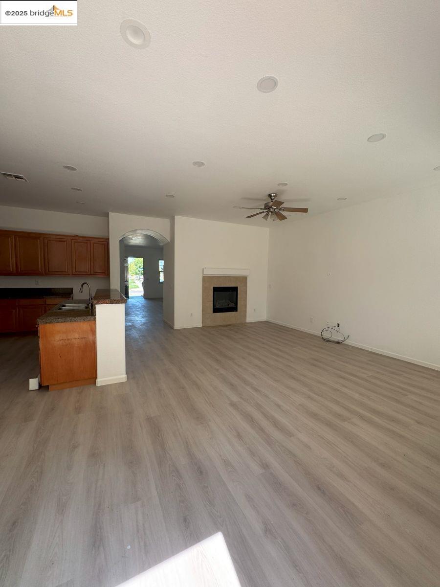 Detail Gallery Image 20 of 22 For 2638 Breaker Way, Stockton,  CA 95209 - 4 Beds | 2 Baths