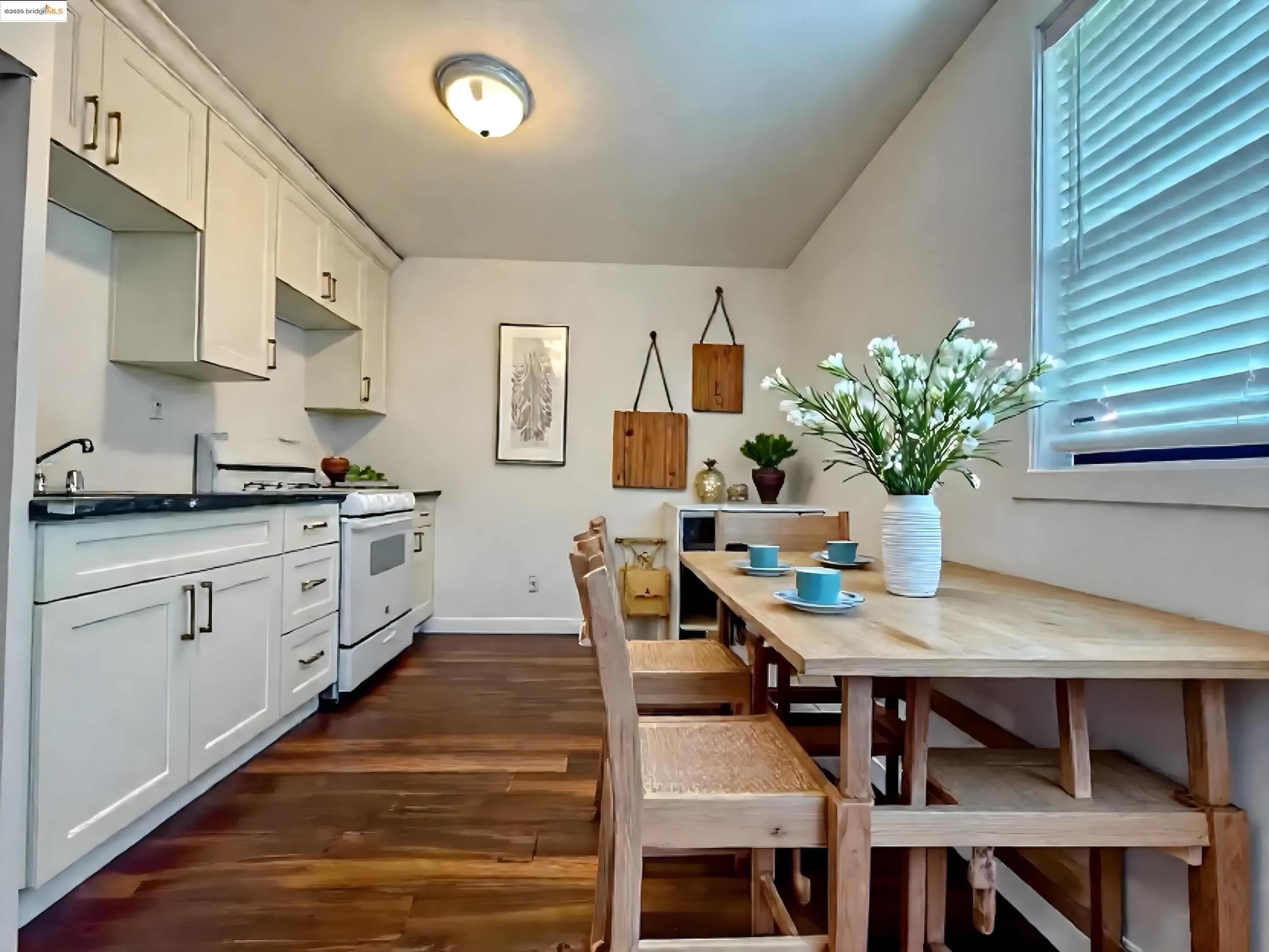 Detail Gallery Image 2 of 11 For 412 Kentucky #416,  Vallejo,  CA 94590 - 2 Beds | 1 Baths