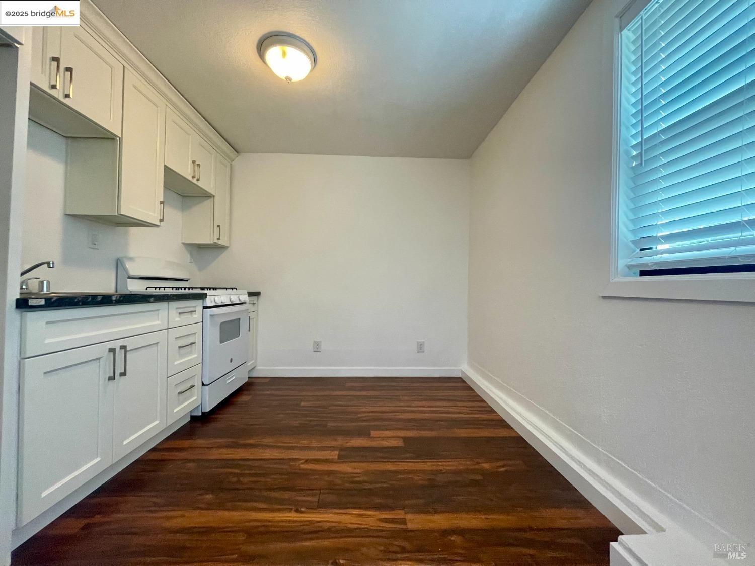 Detail Gallery Image 8 of 11 For 412 Kentucky #416,  Vallejo,  CA 94590 - 2 Beds | 1 Baths