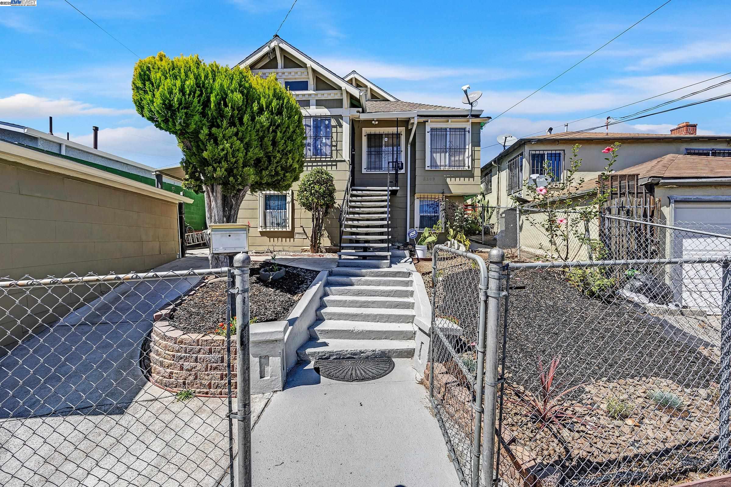 Detail Gallery Image 38 of 41 For 2309 High St, Oakland,  CA 94601 - 3 Beds | 2/1 Baths