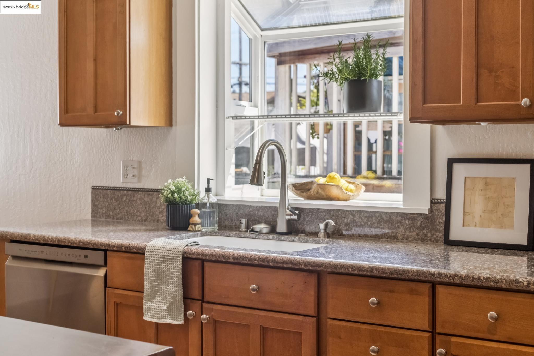 Detail Gallery Image 29 of 60 For 470 Bancroft Ave, San Leandro,  CA 94577 - 3 Beds | 2 Baths