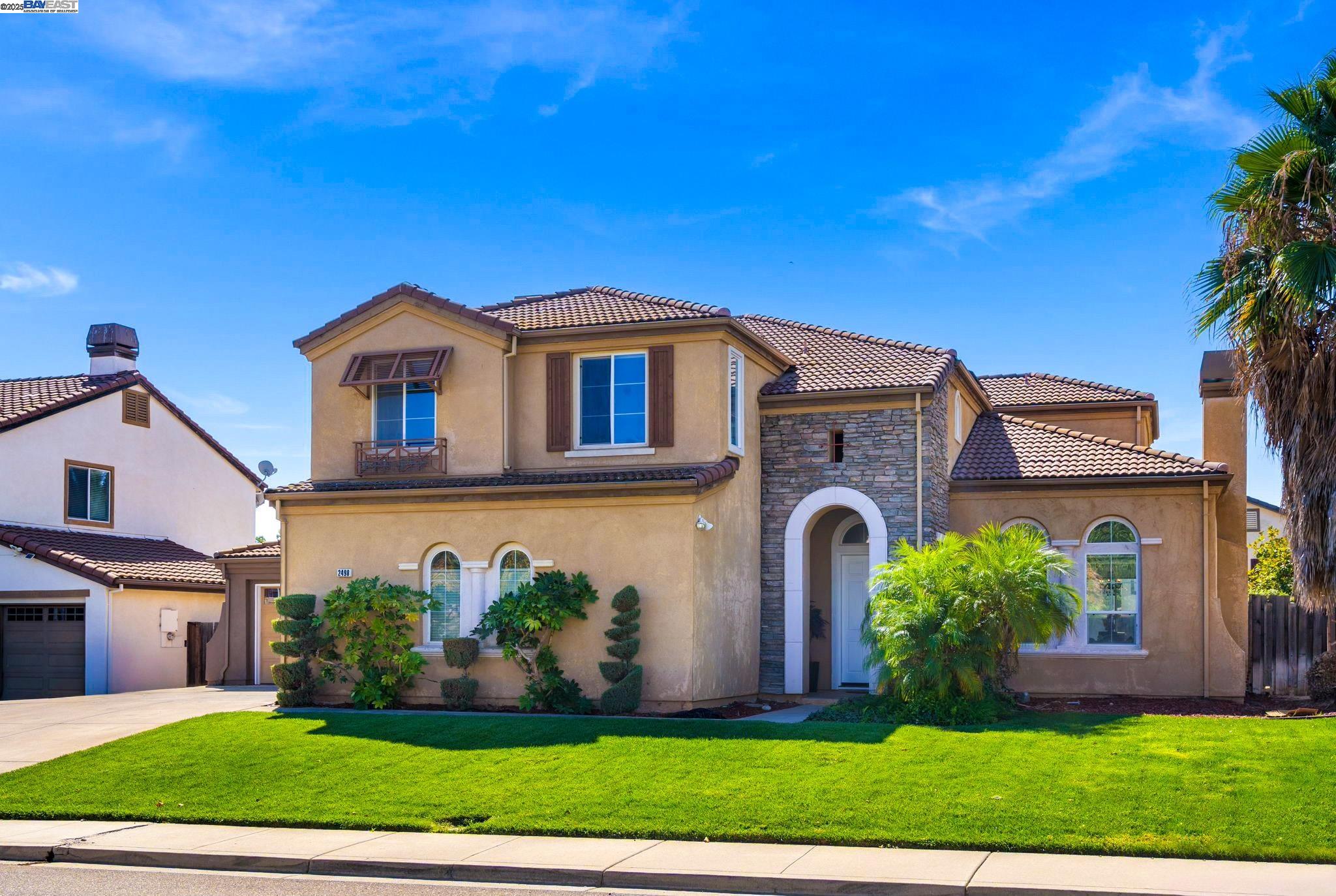 Detail Gallery Image 3 of 51 For 2498 Taylor Way, Antioch,  CA 94531 - 5 Beds | 3 Baths