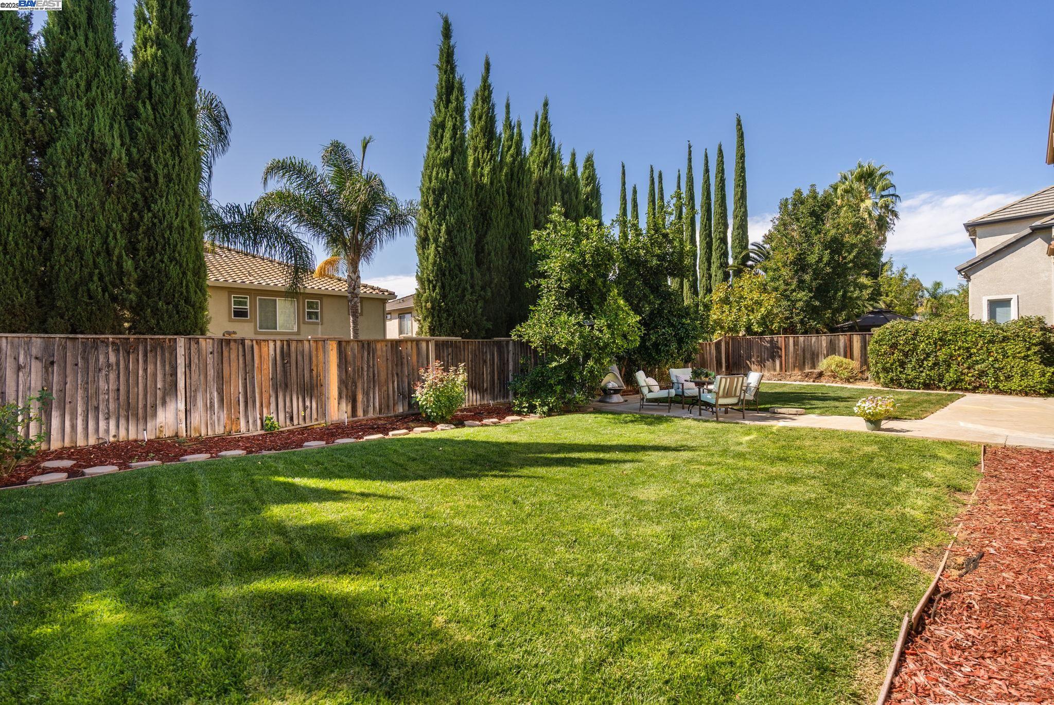 Detail Gallery Image 5 of 51 For 2498 Taylor Way, Antioch,  CA 94531 - 5 Beds | 3 Baths