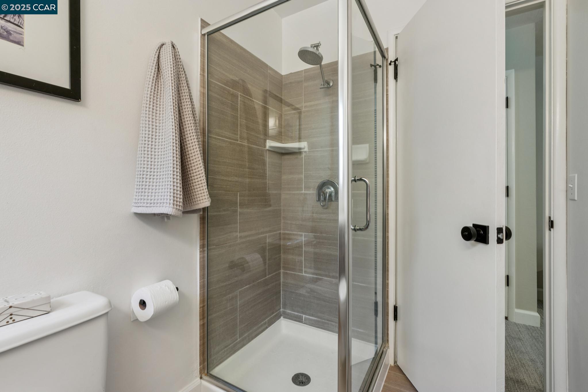 Detail Gallery Image 29 of 52 For 8 Southwaite Ct, Orinda,  CA 94563 - 4 Beds | 3 Baths