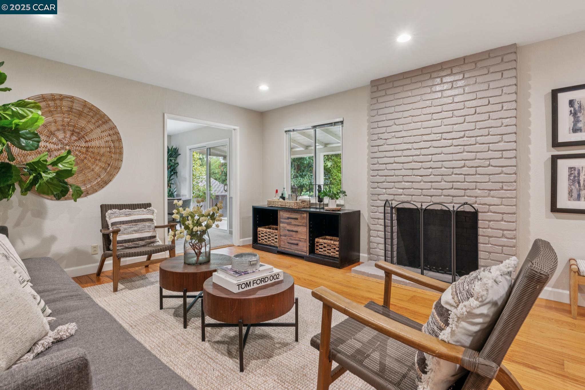 Detail Gallery Image 4 of 52 For 8 Southwaite Ct, Orinda,  CA 94563 - 4 Beds | 3 Baths