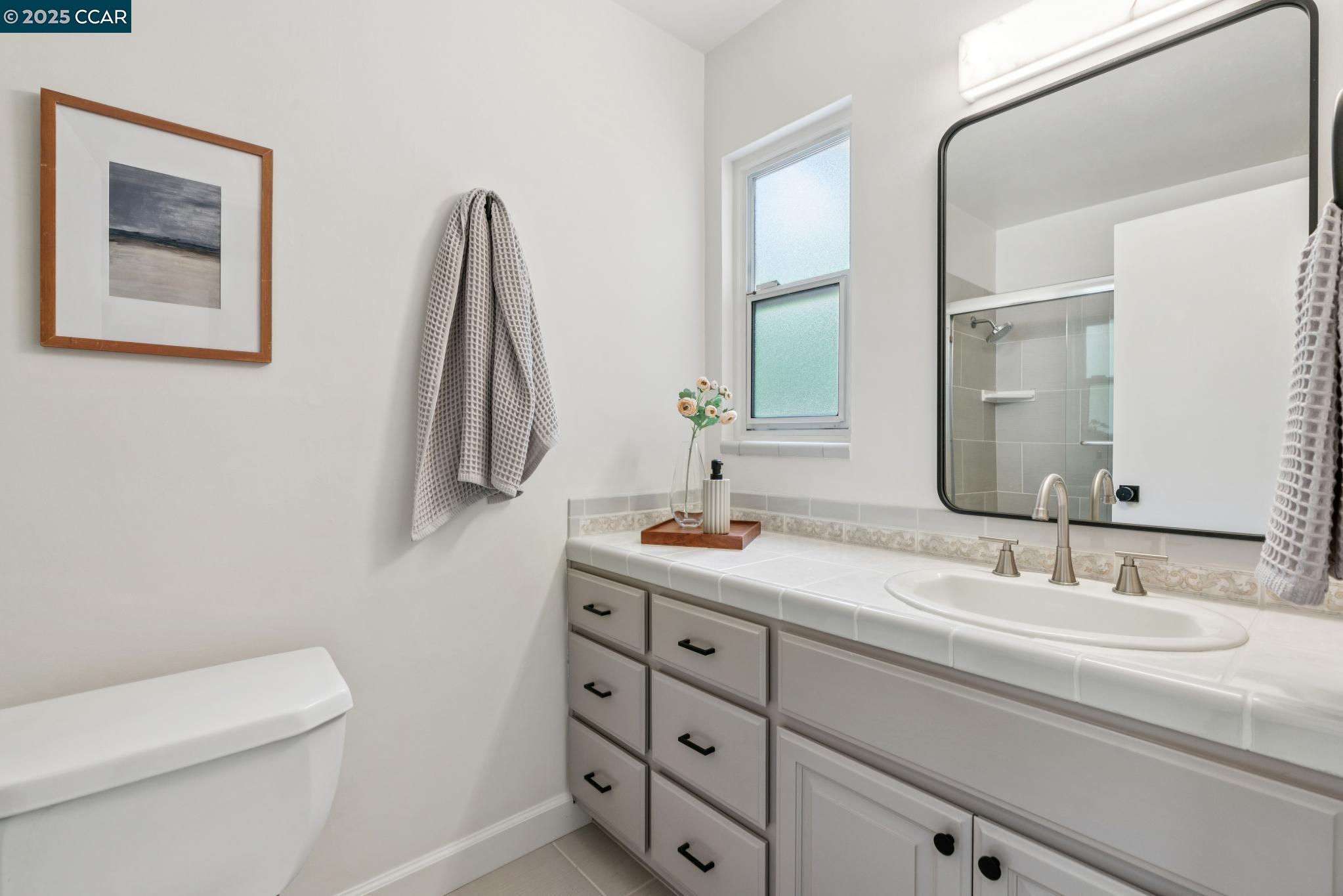 Detail Gallery Image 34 of 52 For 8 Southwaite Ct, Orinda,  CA 94563 - 4 Beds | 3 Baths
