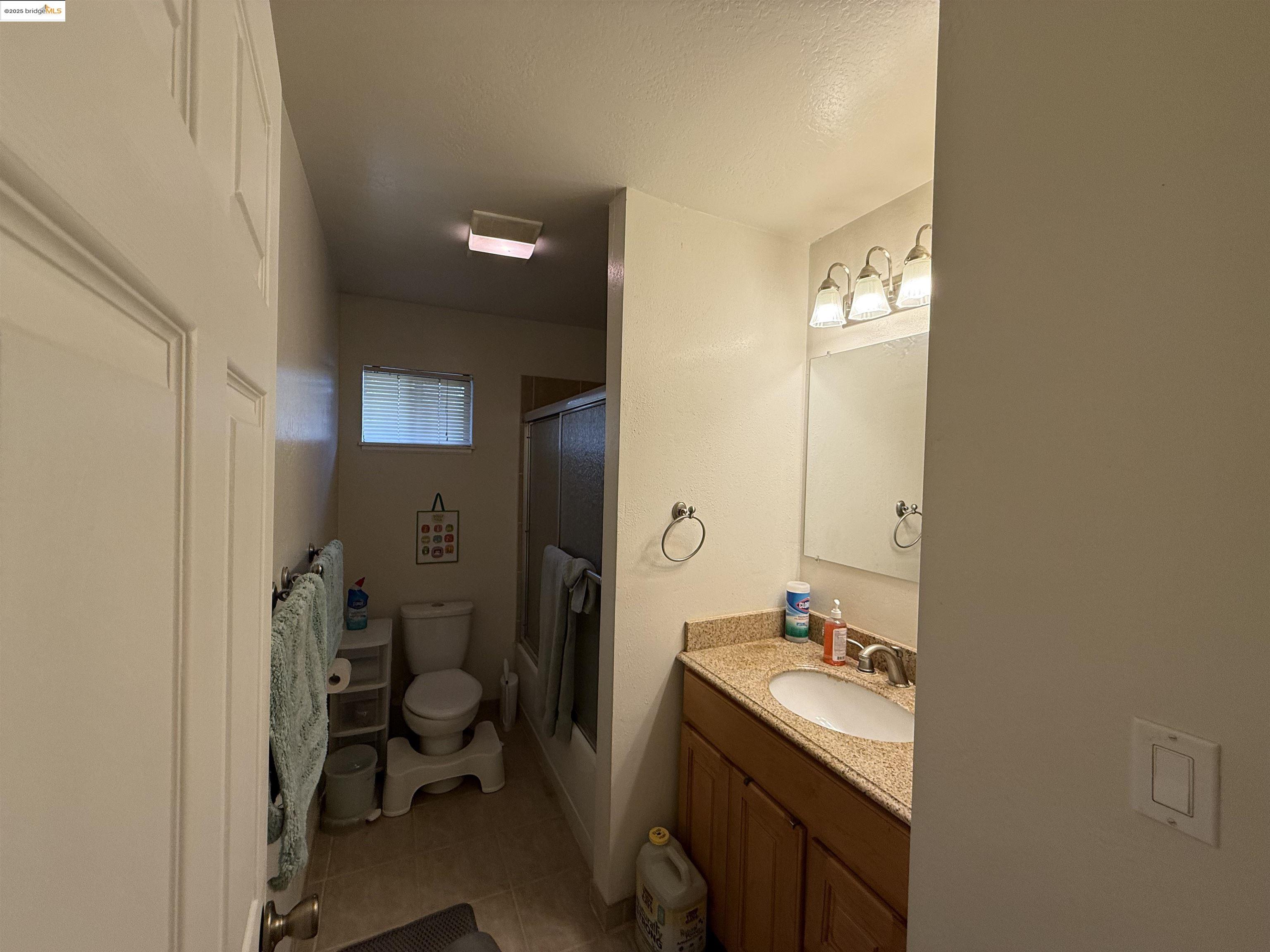 Detail Gallery Image 11 of 13 For 1118 Bush Avenue, Vallejo,  CA 94591 - 4 Beds | 3 Baths