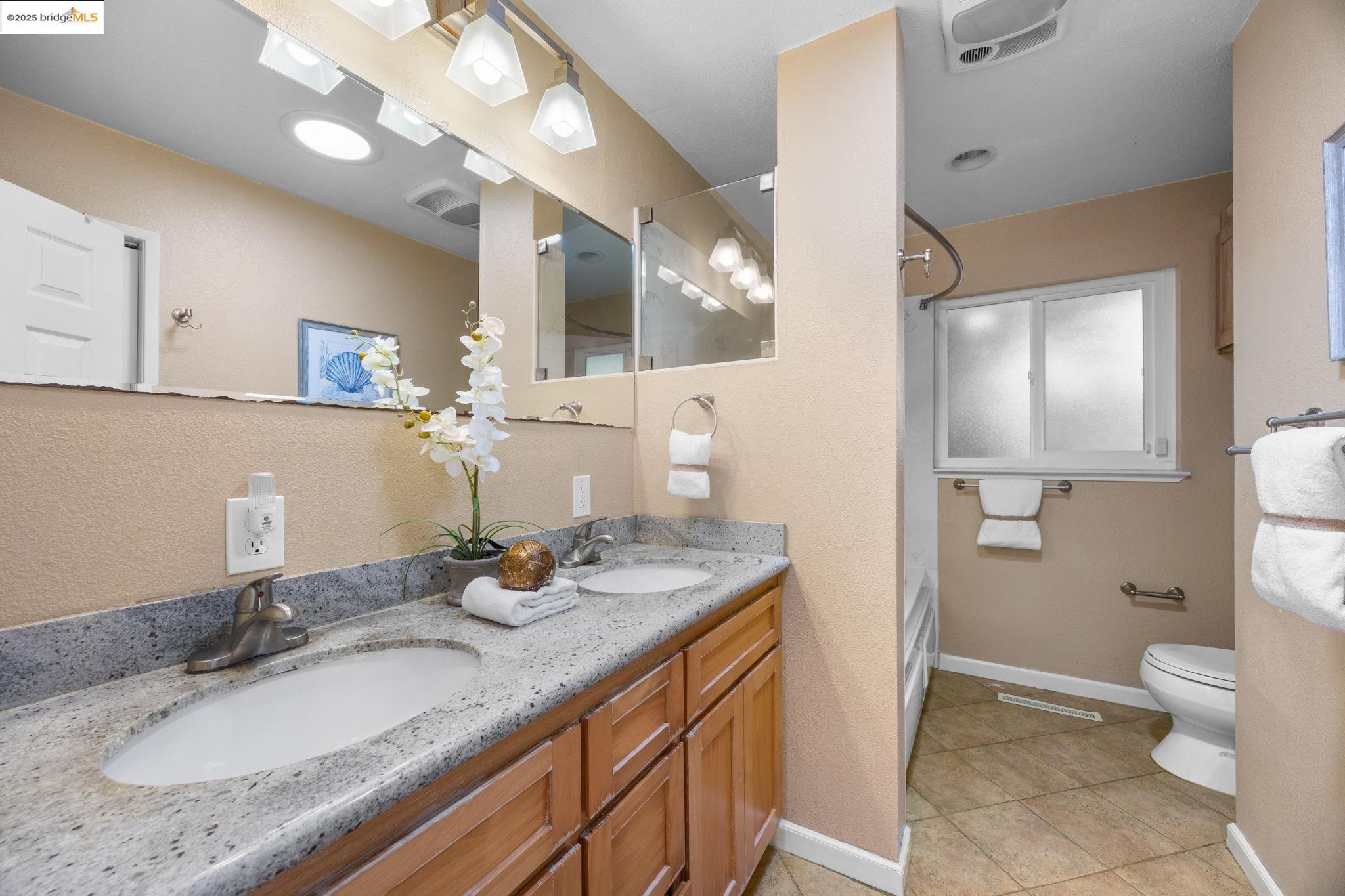Detail Gallery Image 16 of 41 For 1834 Skyview Dr, San Leandro,  CA 94577 - 4 Beds | 2/1 Baths