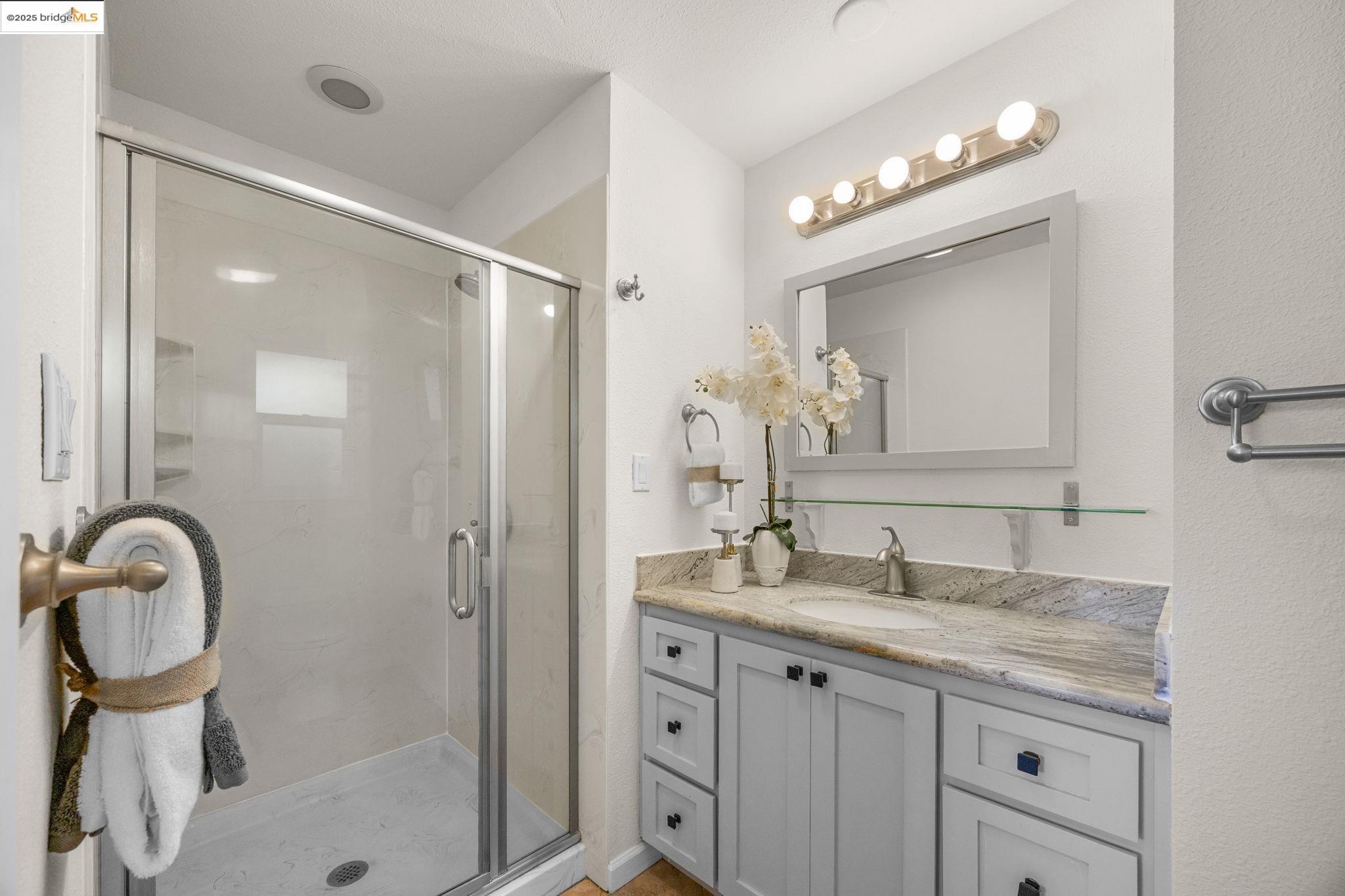 Detail Gallery Image 27 of 41 For 1834 Skyview Dr, San Leandro,  CA 94577 - 4 Beds | 2/1 Baths