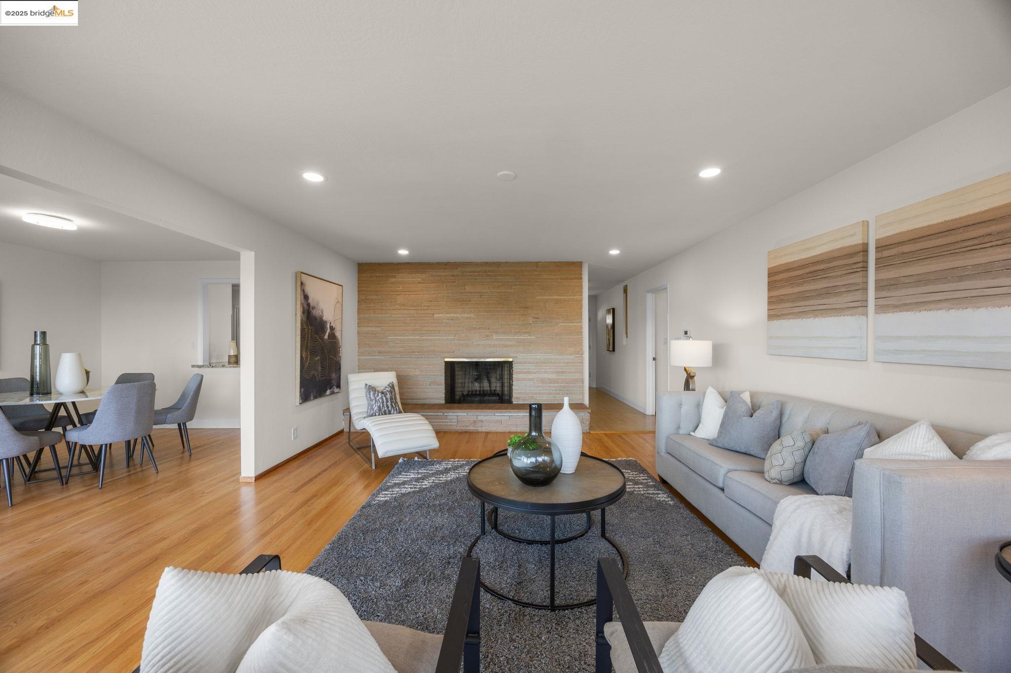 Detail Gallery Image 4 of 41 For 1834 Skyview Dr, San Leandro,  CA 94577 - 4 Beds | 2/1 Baths