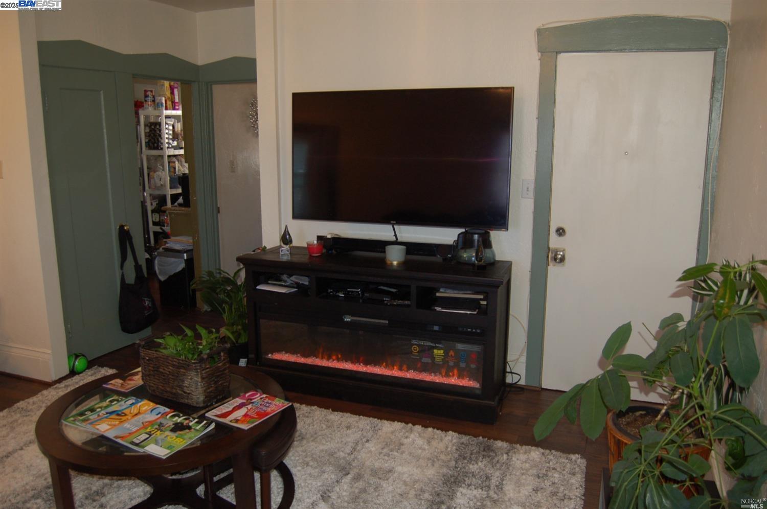 Detail Gallery Image 8 of 11 For 5103 Fairfax Ave, Oakland,  CA 94601 - – Beds | – Baths