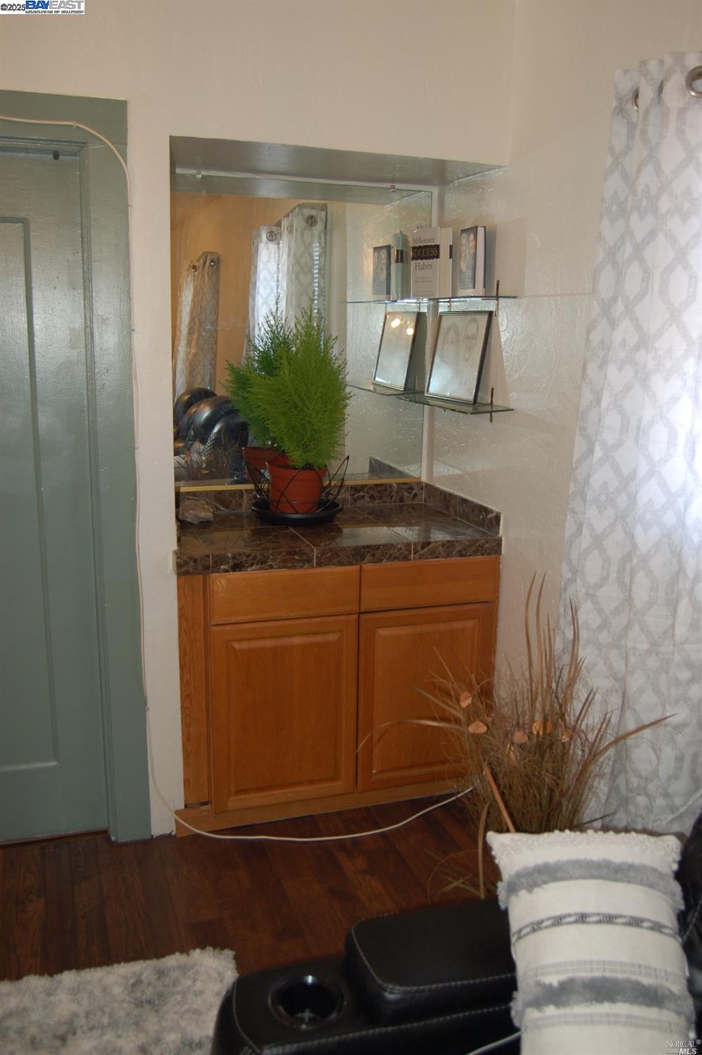 Detail Gallery Image 10 of 11 For 5103 Fairfax Ave, Oakland,  CA 94601 - – Beds | – Baths