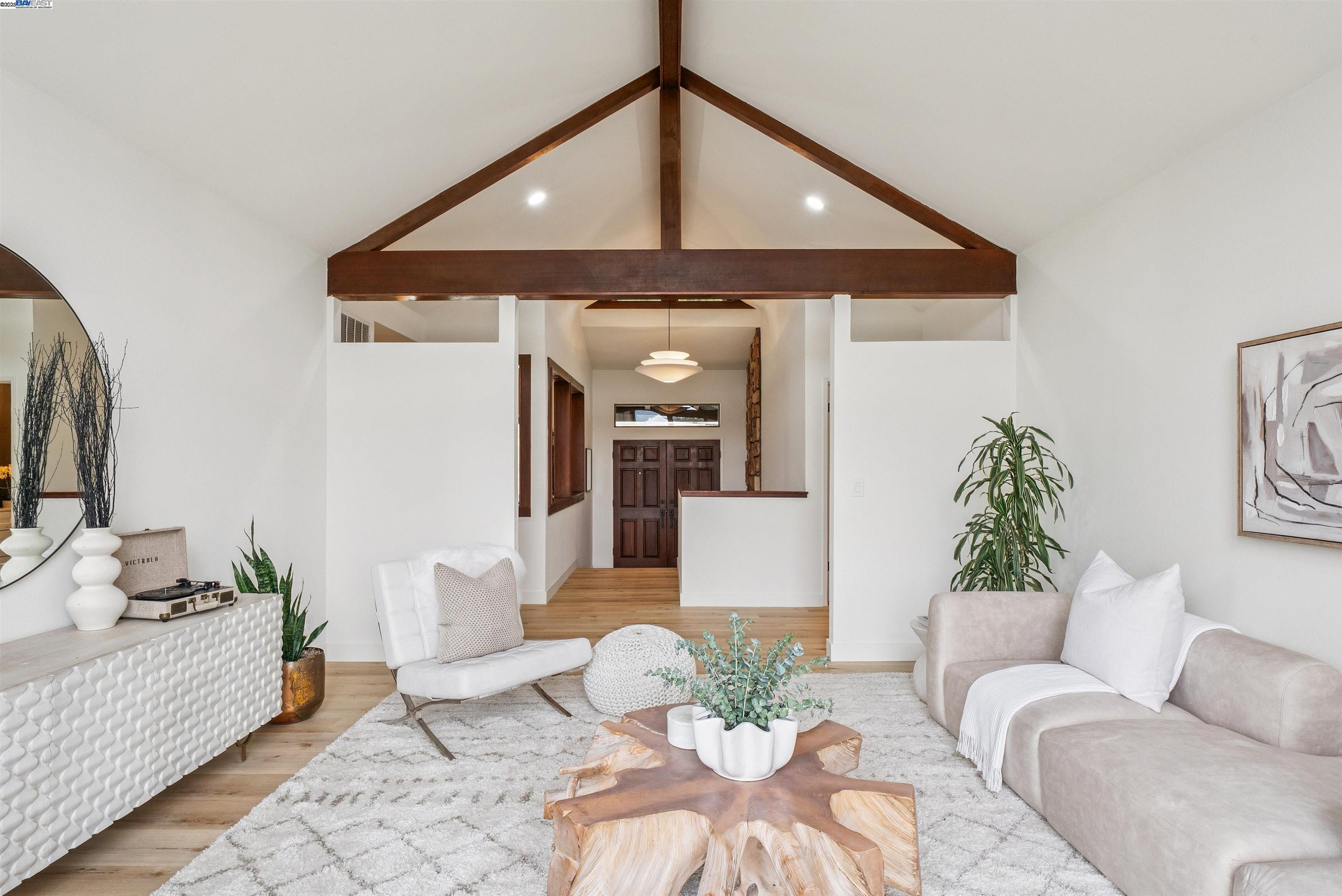 Detail Gallery Image 8 of 58 For 1768 Astor Ct, San Leandro,  CA 94577 - 3 Beds | 2/1 Baths