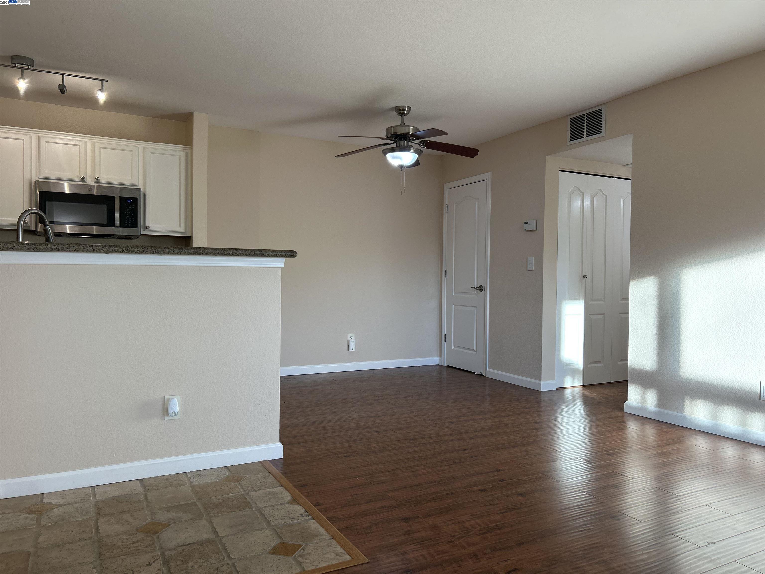 Photo #3: 41110842 Listing 