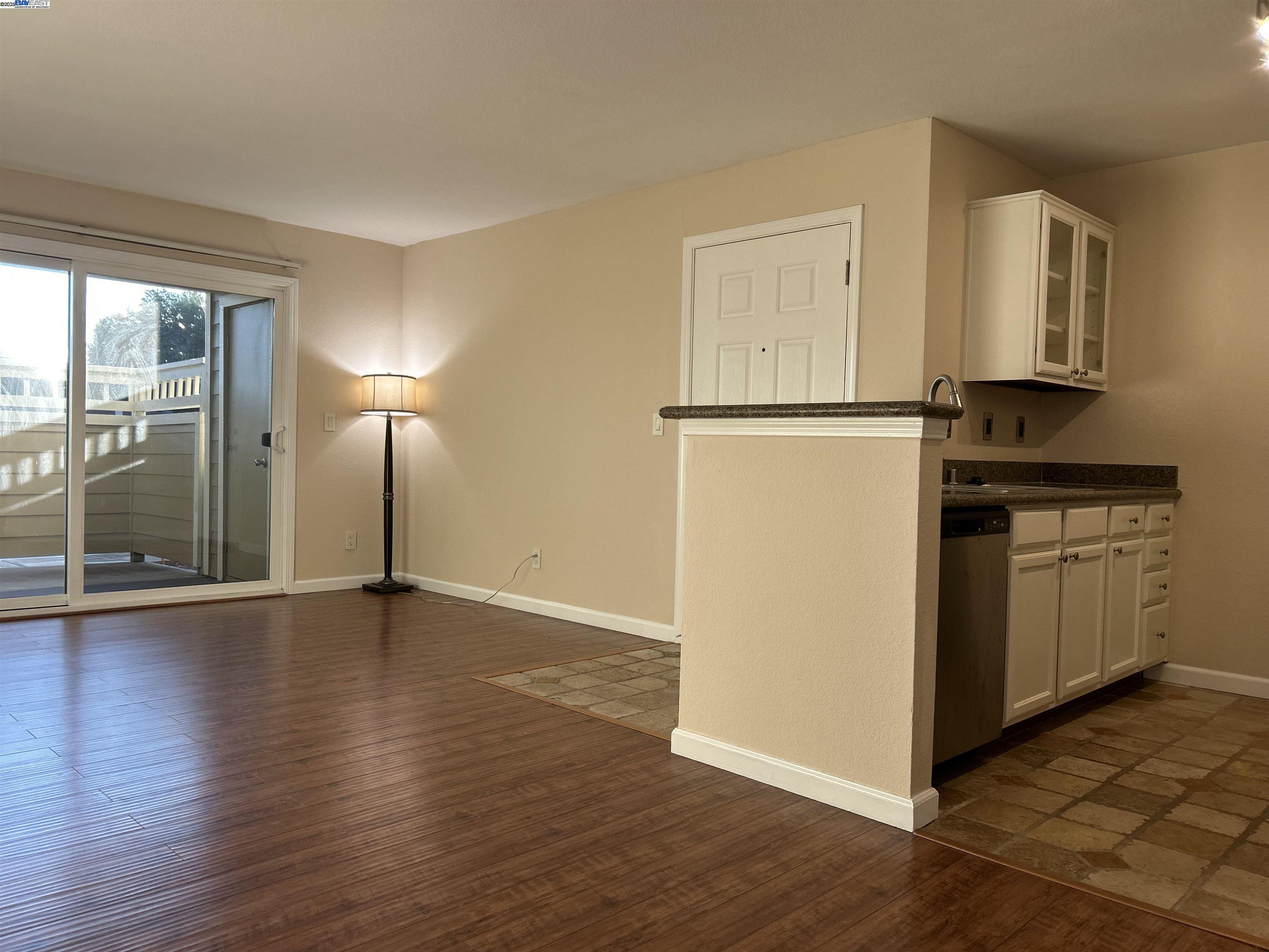 Photo #5: 41110842 Listing 