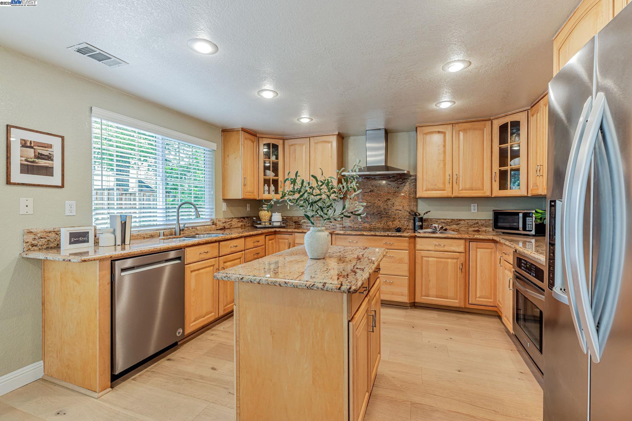 Detail Gallery Image 12 of 60 For 3162 Paseo Robles, Pleasanton,  CA 94566 - 4 Beds | 3 Baths