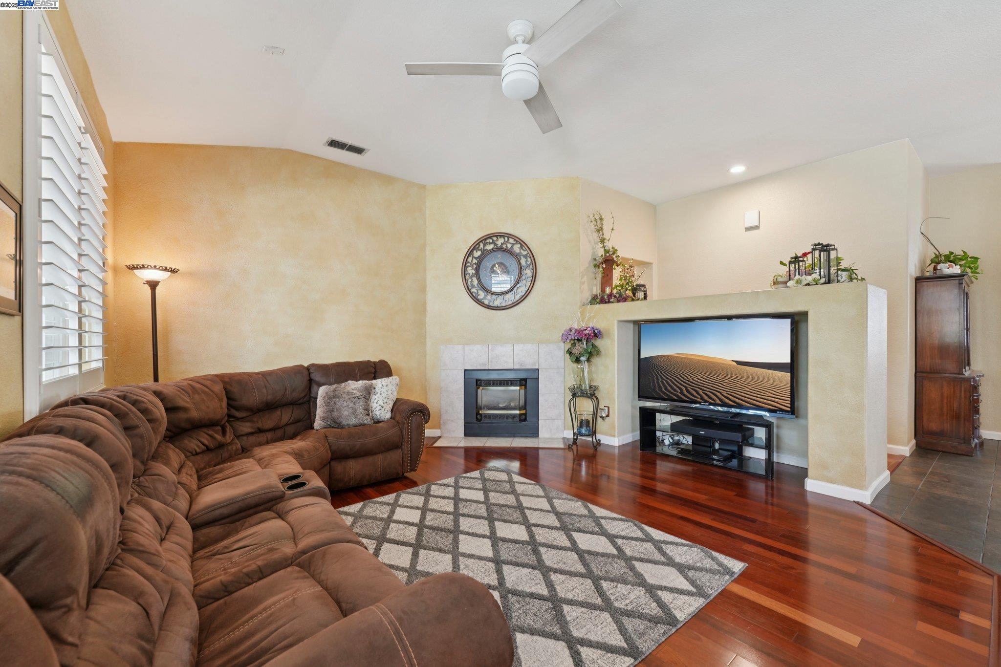 Detail Gallery Image 16 of 59 For 2821 Oxford Ln, Tracy,  CA 95377-5381 - 3 Beds | 2 Baths