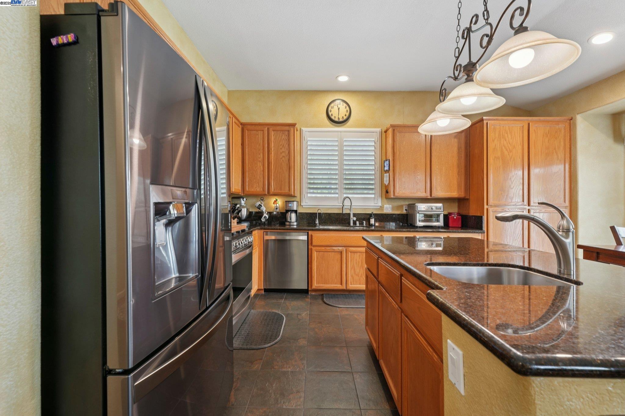 Detail Gallery Image 30 of 59 For 2821 Oxford Ln, Tracy,  CA 95377-5381 - 3 Beds | 2 Baths