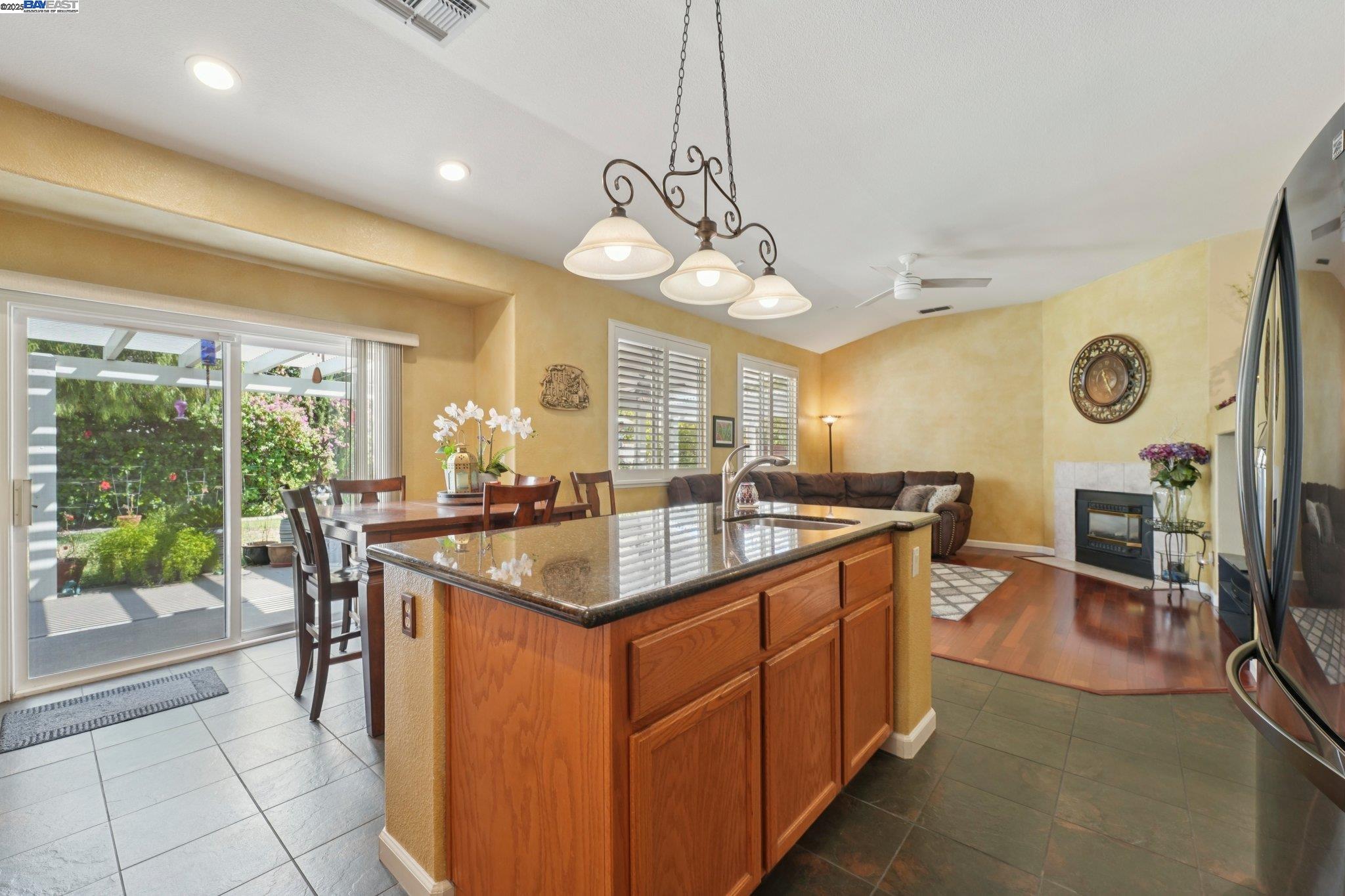 Detail Gallery Image 33 of 59 For 2821 Oxford Ln, Tracy,  CA 95377-5381 - 3 Beds | 2 Baths