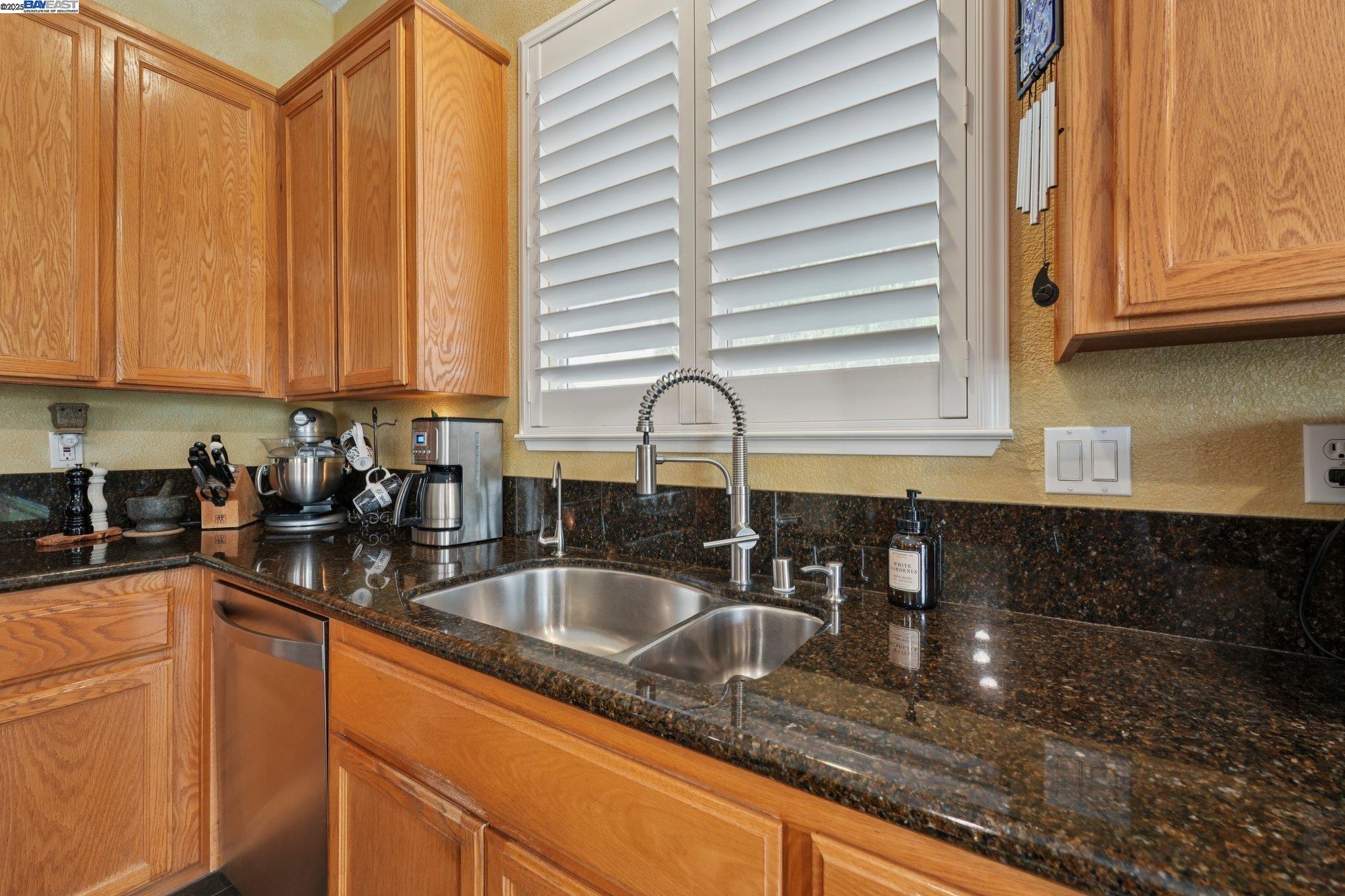 Detail Gallery Image 35 of 59 For 2821 Oxford Ln, Tracy,  CA 95377-5381 - 3 Beds | 2 Baths