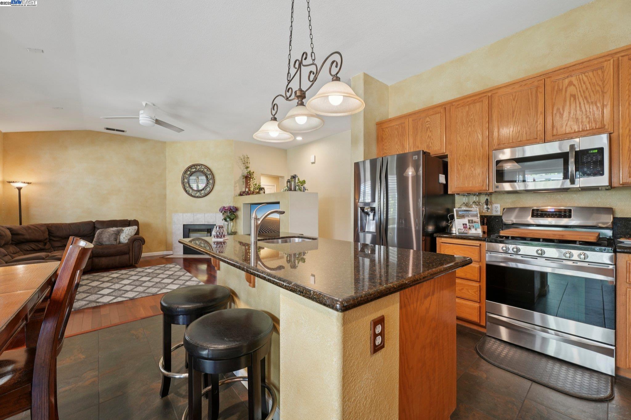 Detail Gallery Image 36 of 59 For 2821 Oxford Ln, Tracy,  CA 95377-5381 - 3 Beds | 2 Baths