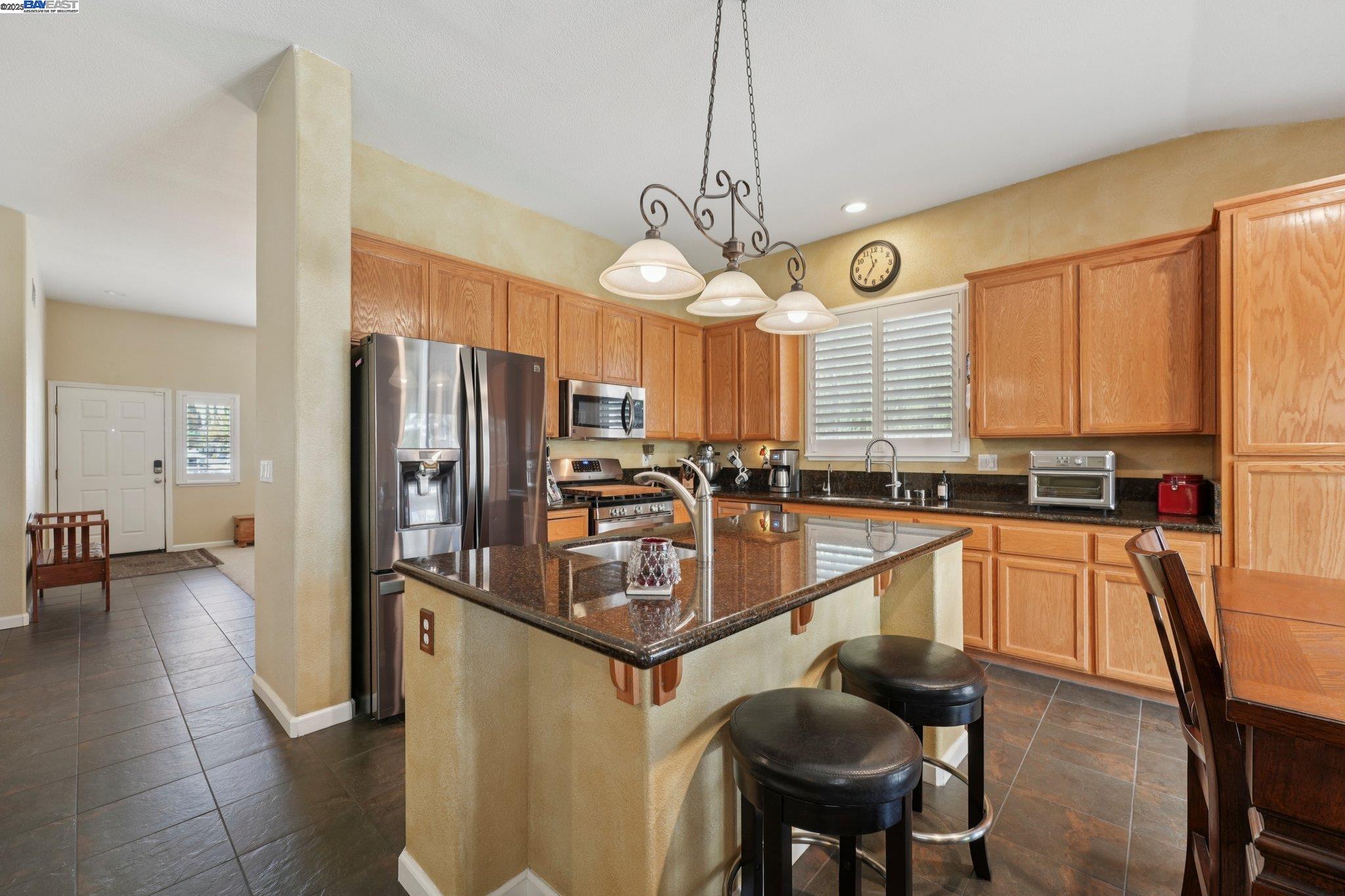 Detail Gallery Image 38 of 59 For 2821 Oxford Ln, Tracy,  CA 95377-5381 - 3 Beds | 2 Baths