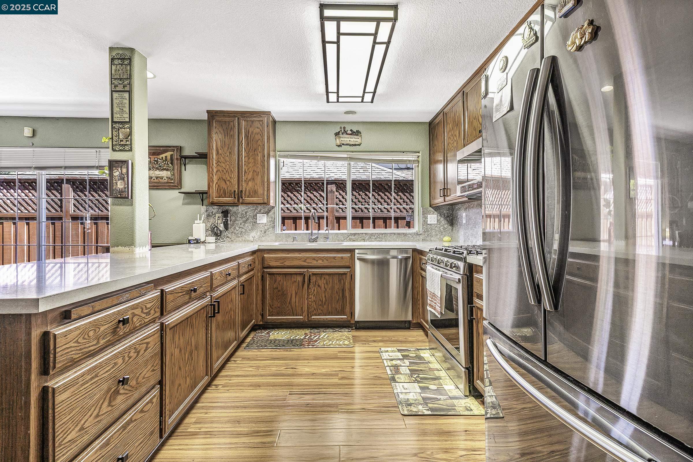 Detail Gallery Image 12 of 57 For 1795 Walnut Creek Dr, Santa Rosa,  CA 95403 - 4 Beds | 2/1 Baths