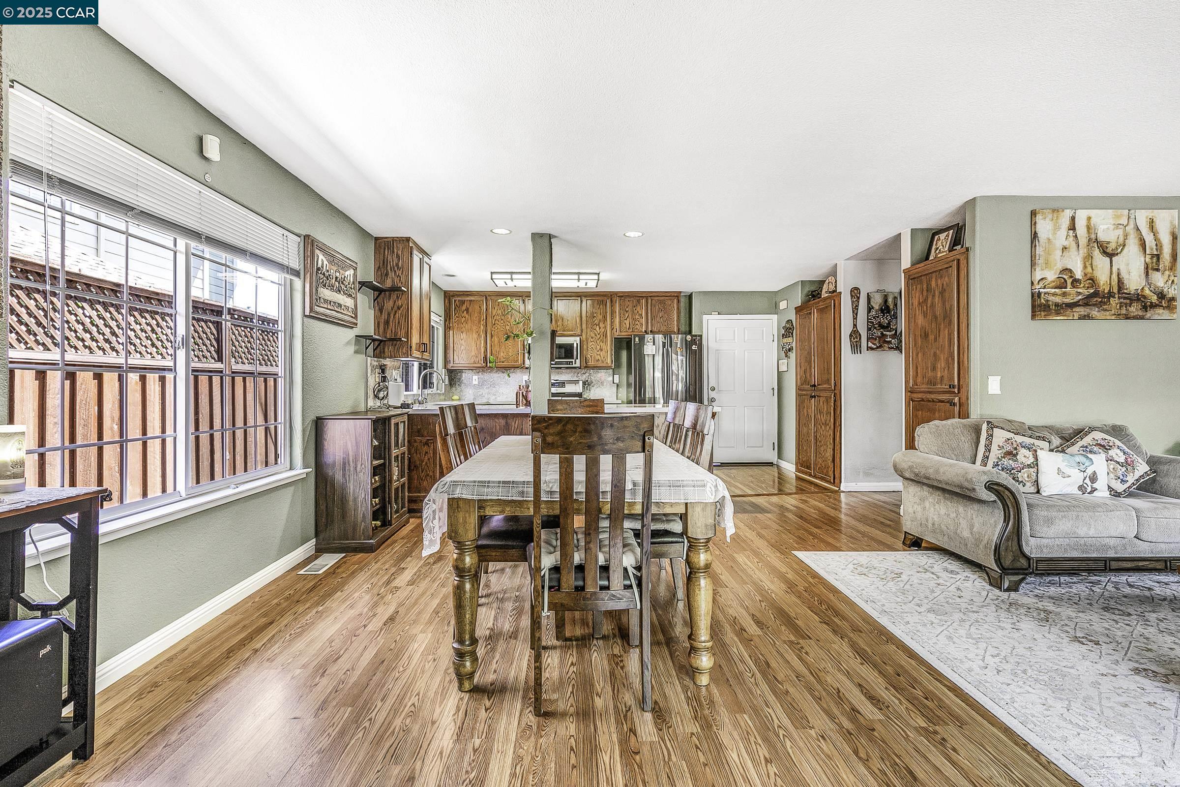 Detail Gallery Image 20 of 57 For 1795 Walnut Creek Dr, Santa Rosa,  CA 95403 - 4 Beds | 2/1 Baths
