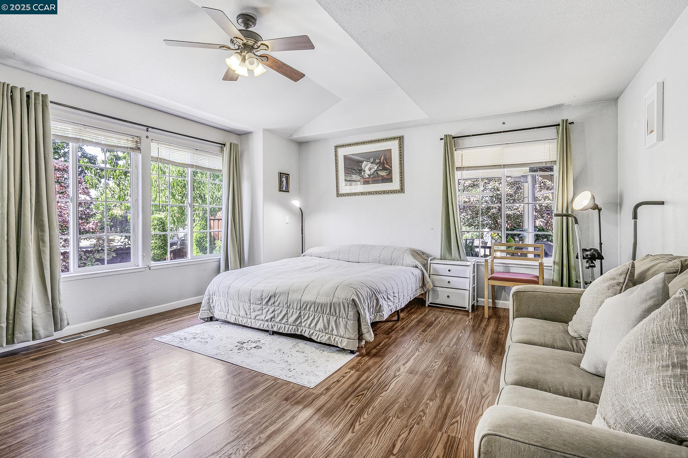 Detail Gallery Image 4 of 57 For 1795 Walnut Creek Dr, Santa Rosa,  CA 95403 - 4 Beds | 2/1 Baths