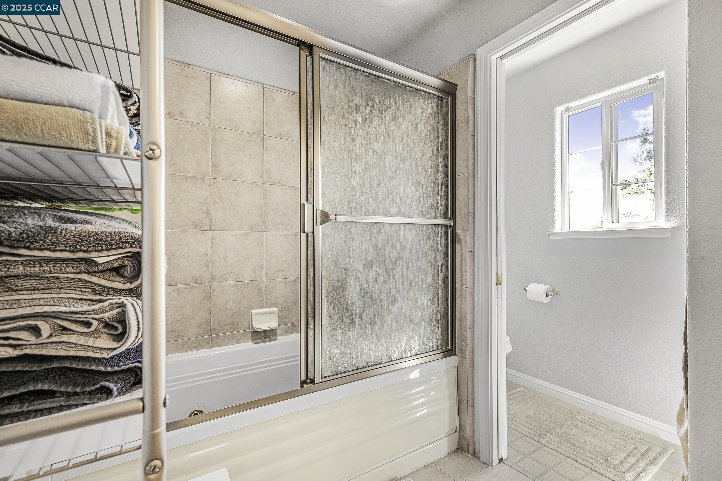 Detail Gallery Image 32 of 57 For 1795 Walnut Creek Dr, Santa Rosa,  CA 95403 - 4 Beds | 2/1 Baths