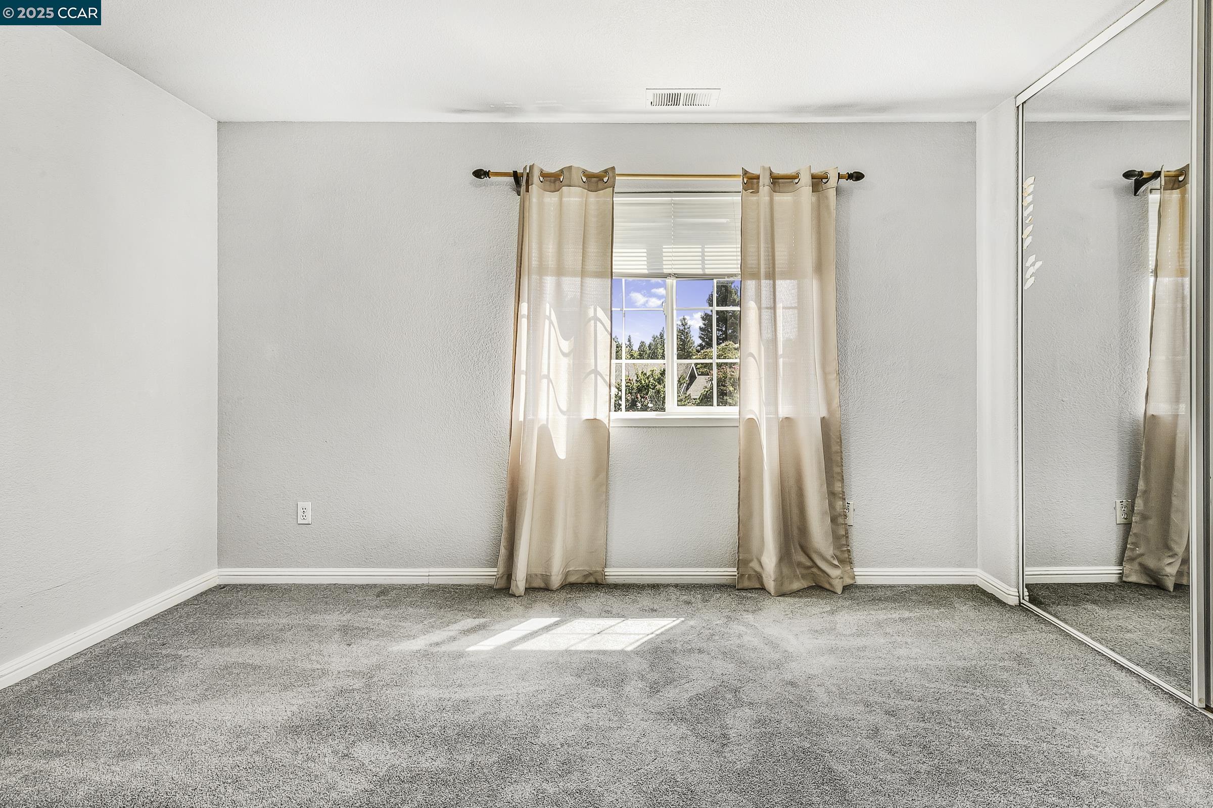 Detail Gallery Image 35 of 57 For 1795 Walnut Creek Dr, Santa Rosa,  CA 95403 - 4 Beds | 2/1 Baths