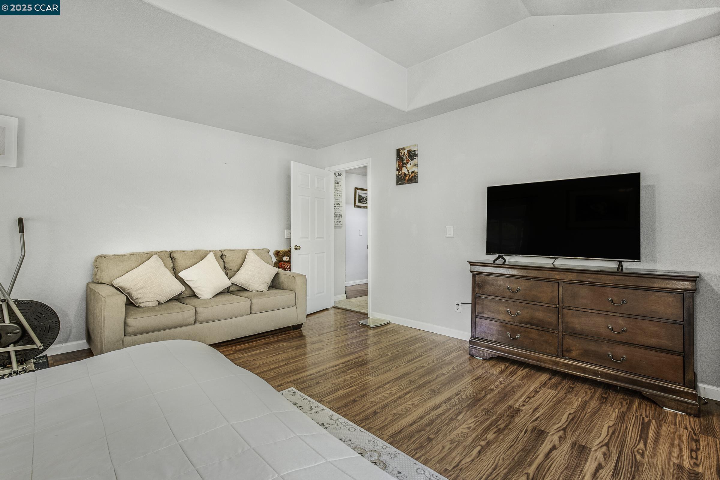 Detail Gallery Image 6 of 57 For 1795 Walnut Creek Dr, Santa Rosa,  CA 95403 - 4 Beds | 2/1 Baths