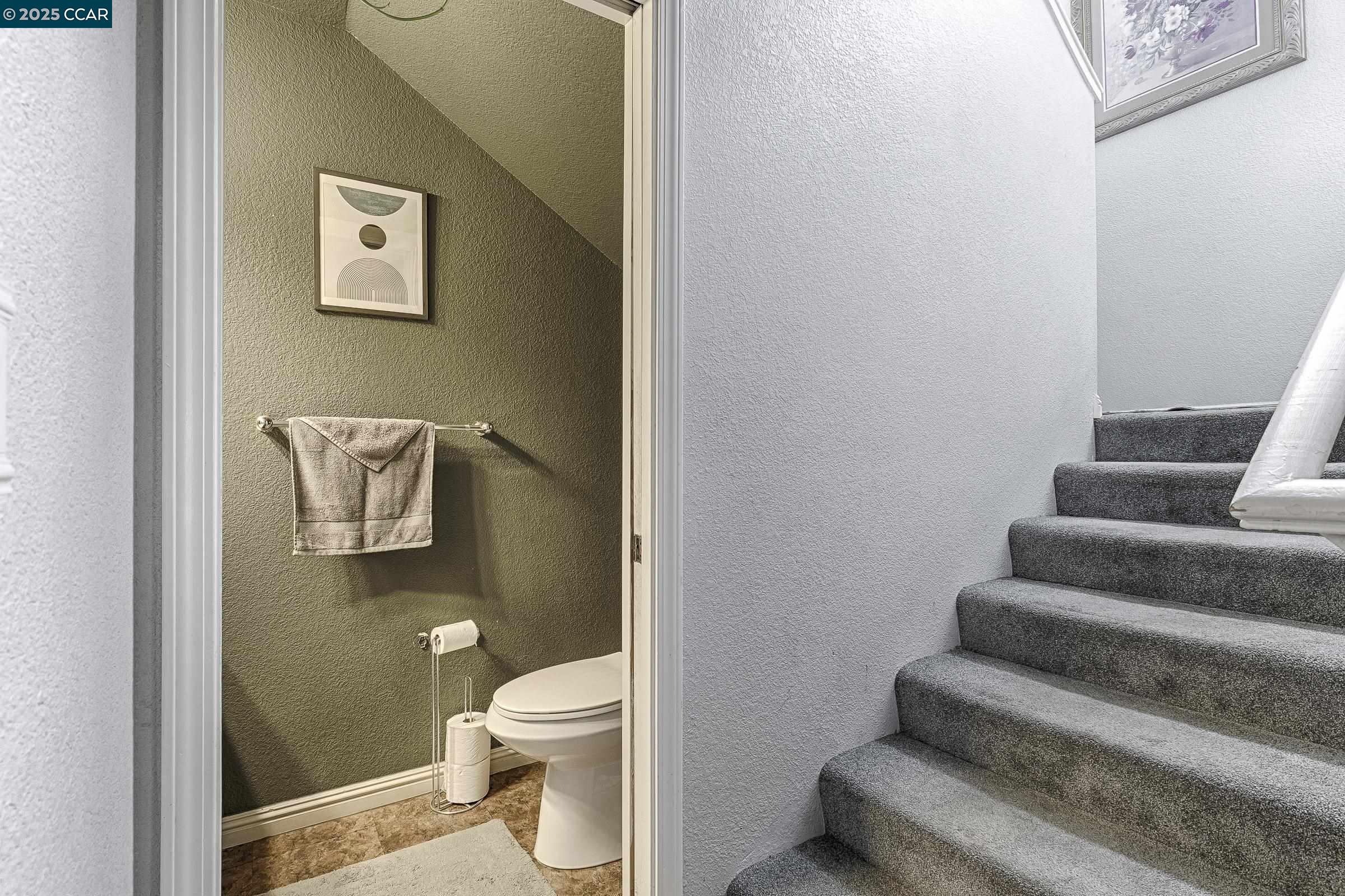 Detail Gallery Image 7 of 57 For 1795 Walnut Creek Dr, Santa Rosa,  CA 95403 - 4 Beds | 2/1 Baths