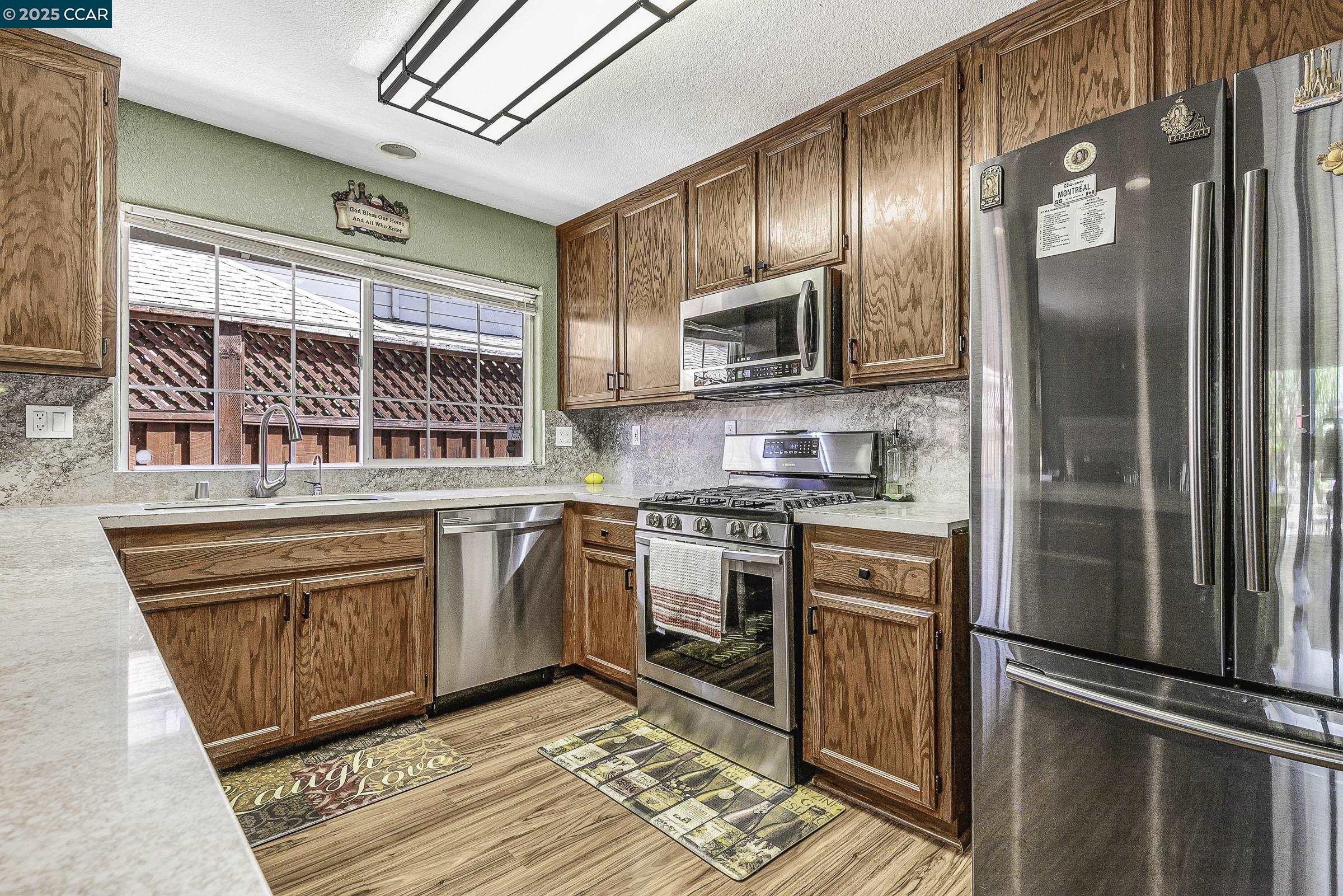 Detail Gallery Image 9 of 57 For 1795 Walnut Creek Dr, Santa Rosa,  CA 95403 - 4 Beds | 2/1 Baths